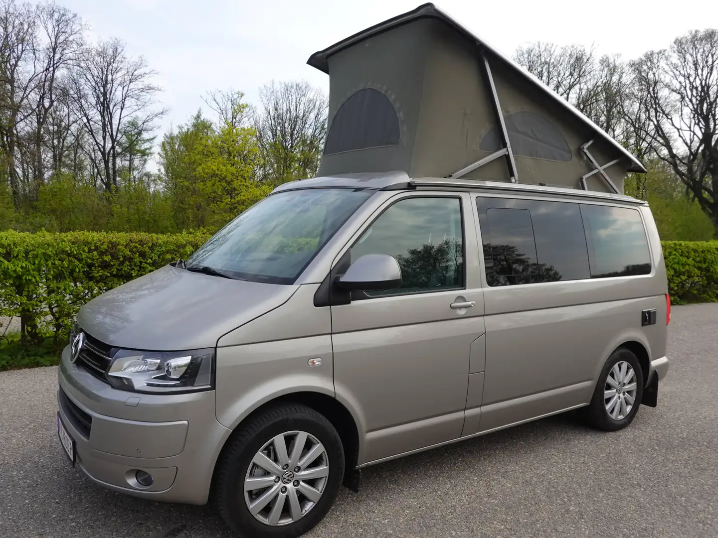 Volkswagen T5 California Coast Beige - 1