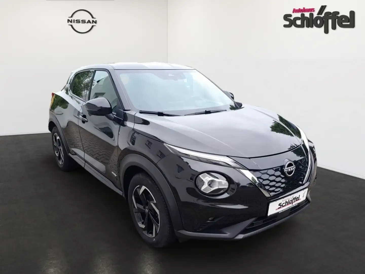 Nissan Juke 1.6 Hybrid 4AMT N-Connecta Schwarz - 1