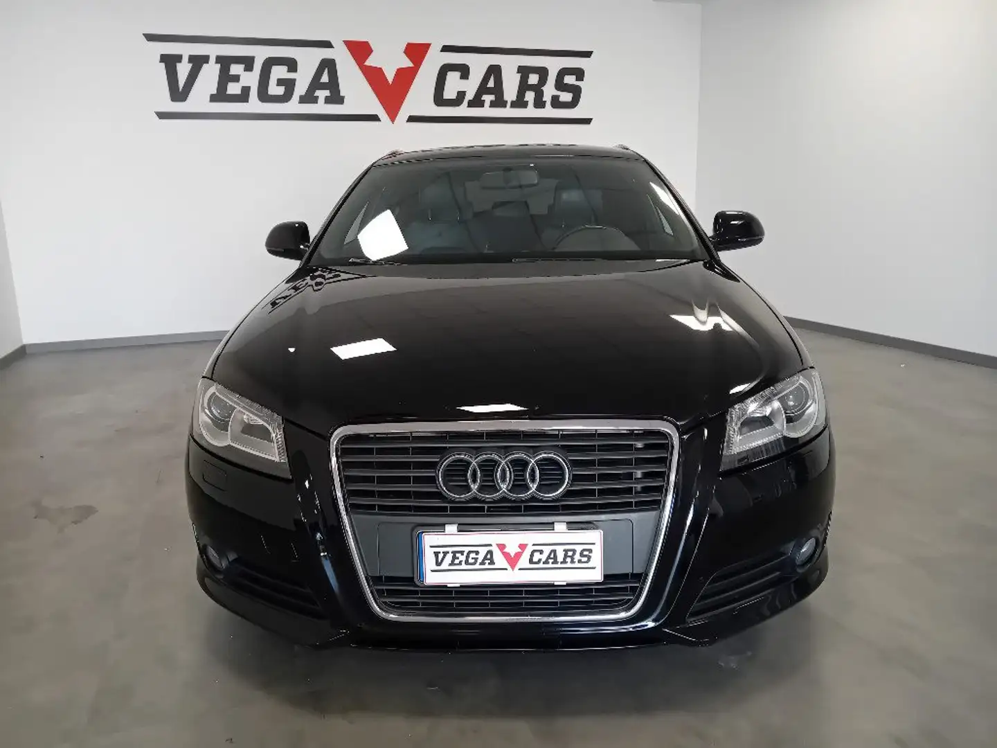 Audi A3 SPB 2.0 TDI F.AP. - SLINE Noir - 2