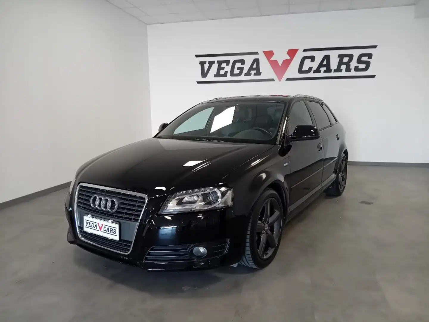 Audi A3 SPB 2.0 TDI F.AP. - SLINE Noir - 1