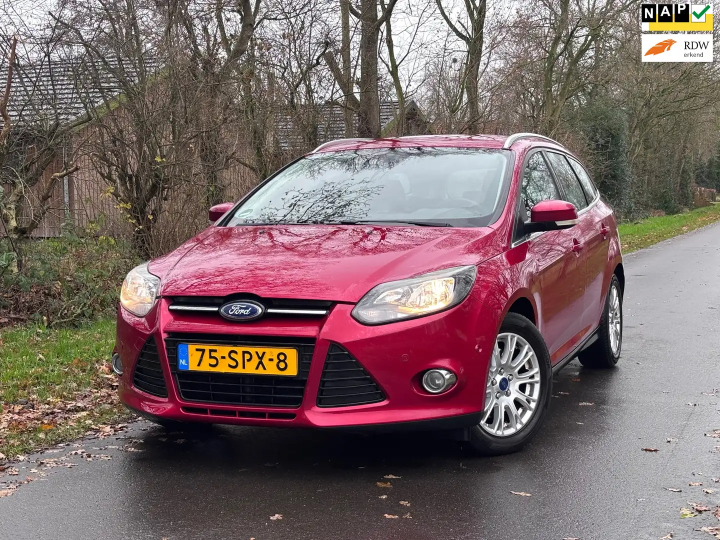Ford Focus Wagon 1.6 EcoBoost Titanium | Cruise + Navi Nu € 3 Rood - 1
