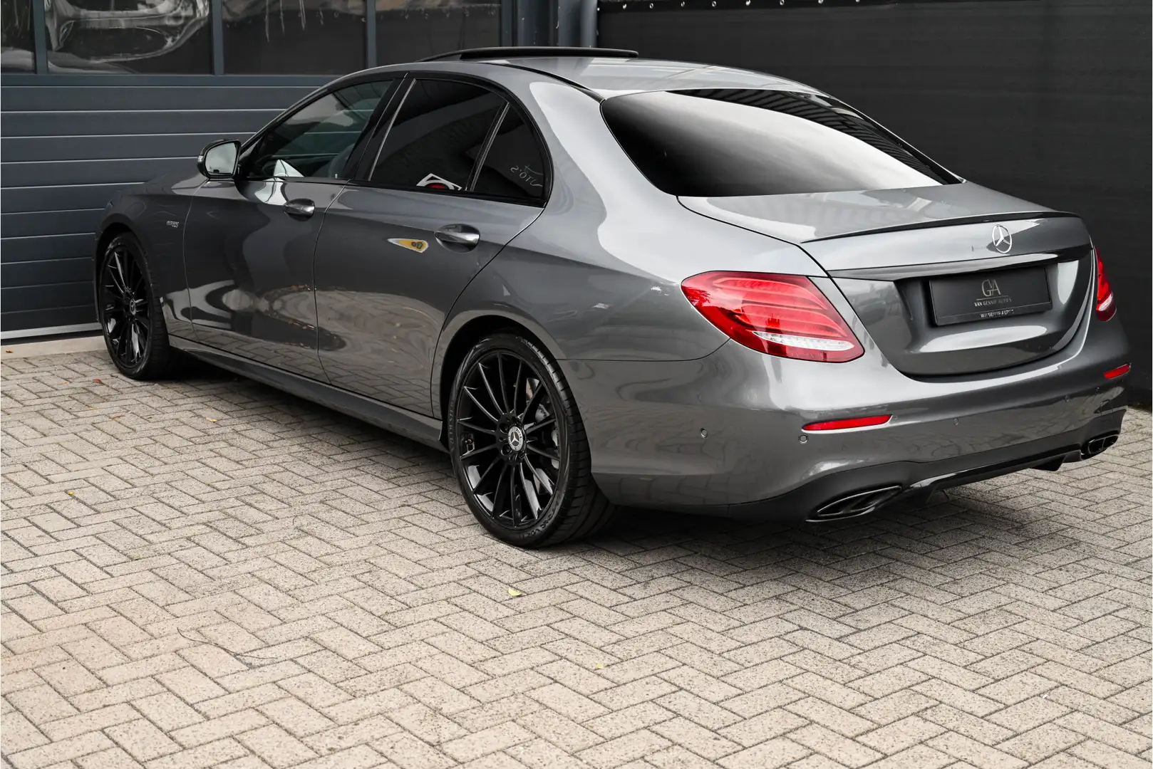 Mercedes-Benz E 43 AMG 4Matic PANO, Prestige Plus Gris - 2