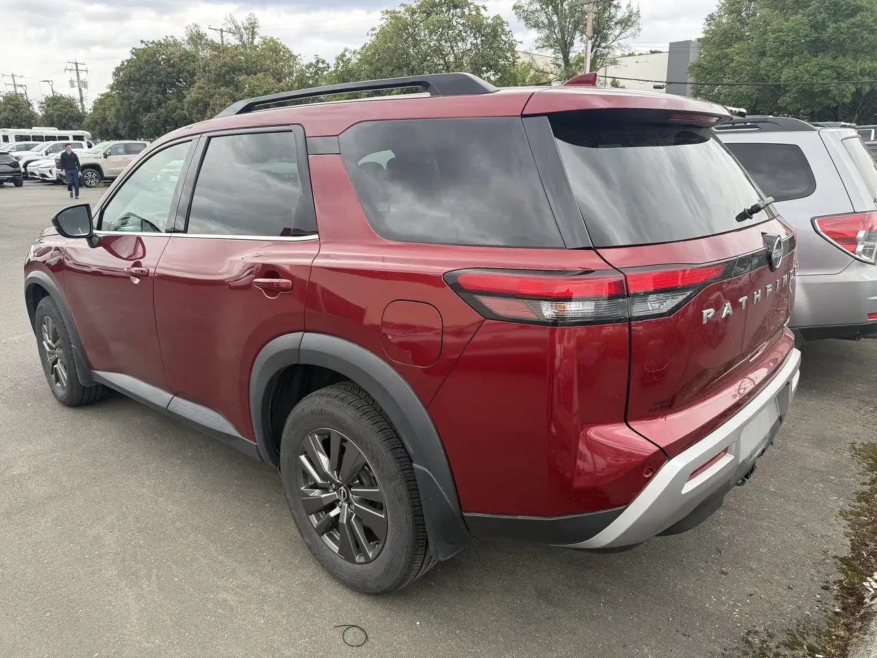 Nissan Pathfinder снимка Nissan Pathfinder