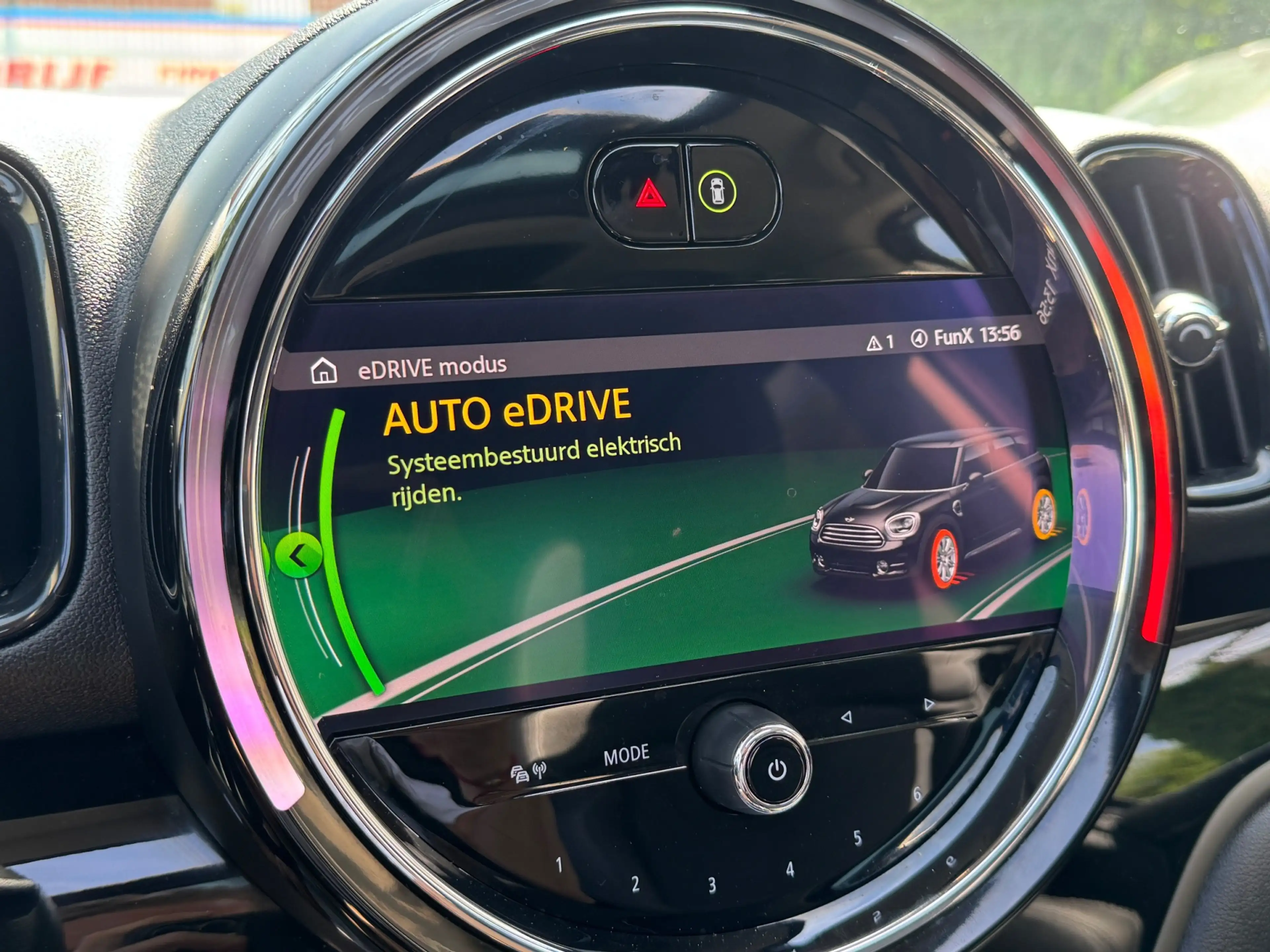MINI Cooper SE Countryman 220PK HYBRID ALL4 CHILI SPORT LEDER/NAVI/CARPLAY/P — photo 39