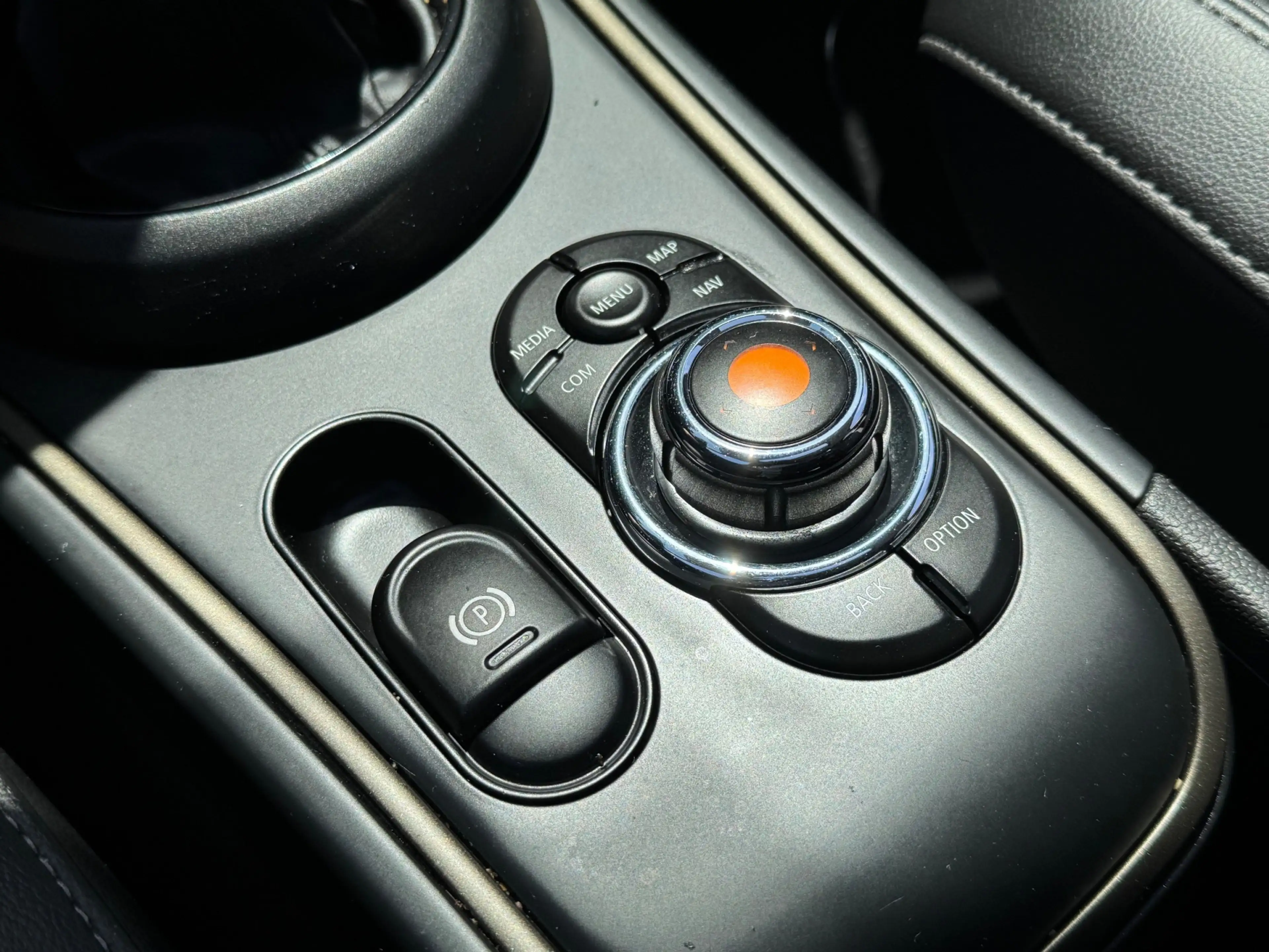 MINI Cooper SE Countryman 220PK HYBRID ALL4 CHILI SPORT LEDER/NAVI/CARPLAY/P — photo 33