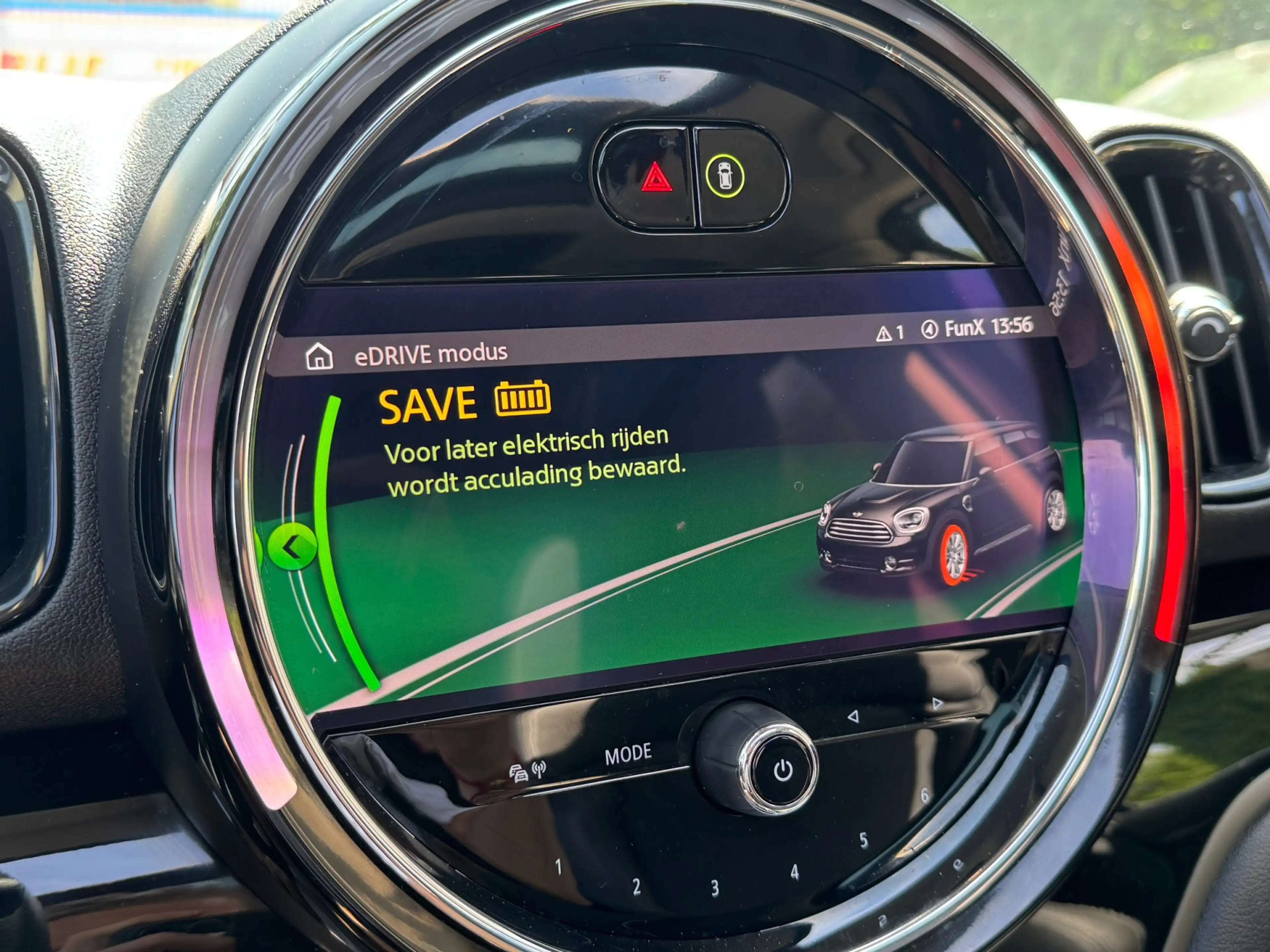 MINI Cooper SE Countryman 220PK HYBRID ALL4 CHILI SPORT LEDER/NAVI/CARPLAY/P — photo 38