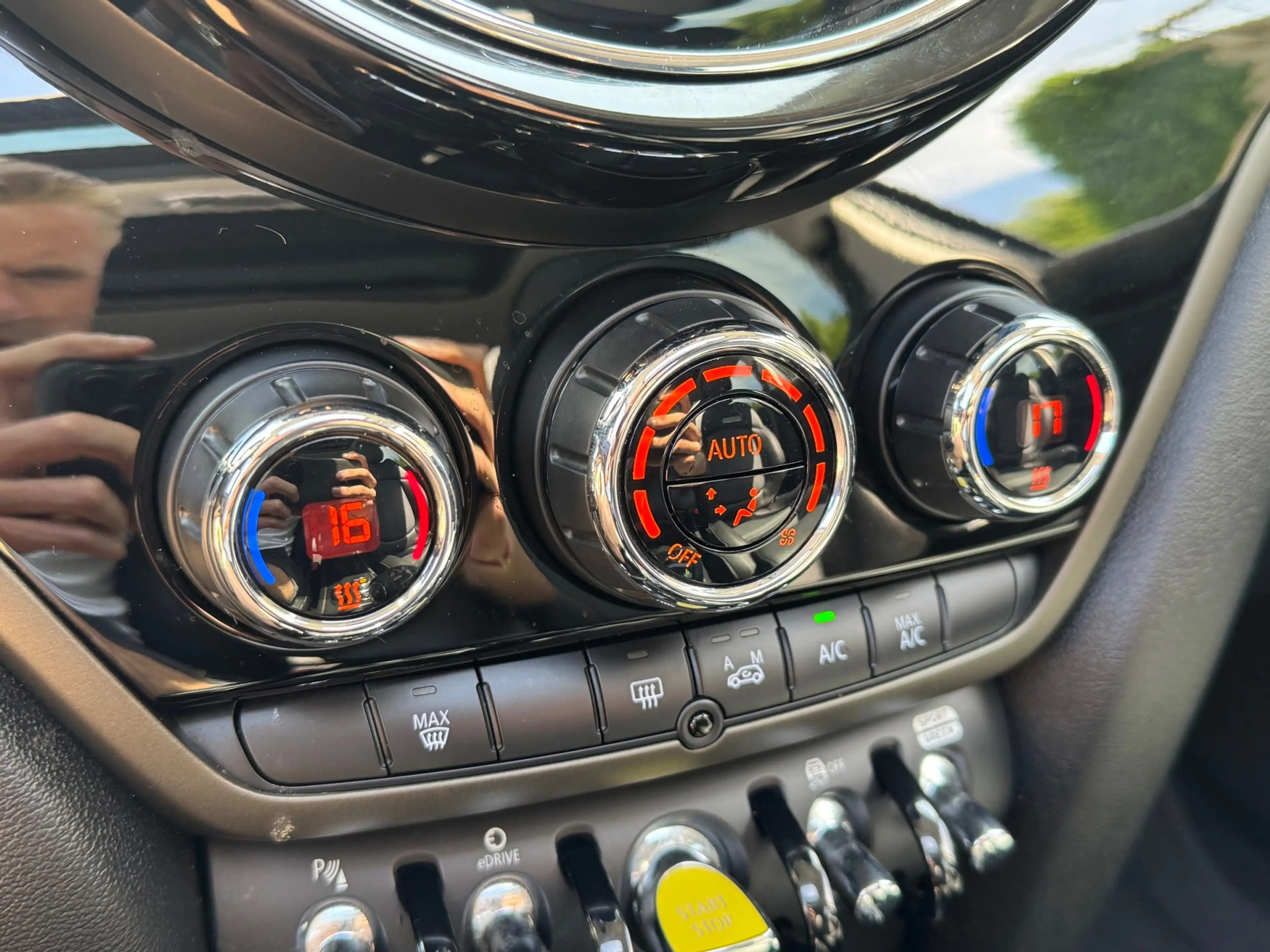 MINI Cooper SE Countryman 220PK HYBRID ALL4 CHILI SPORT LEDER/NAVI/CARPLAY/P — photo 30