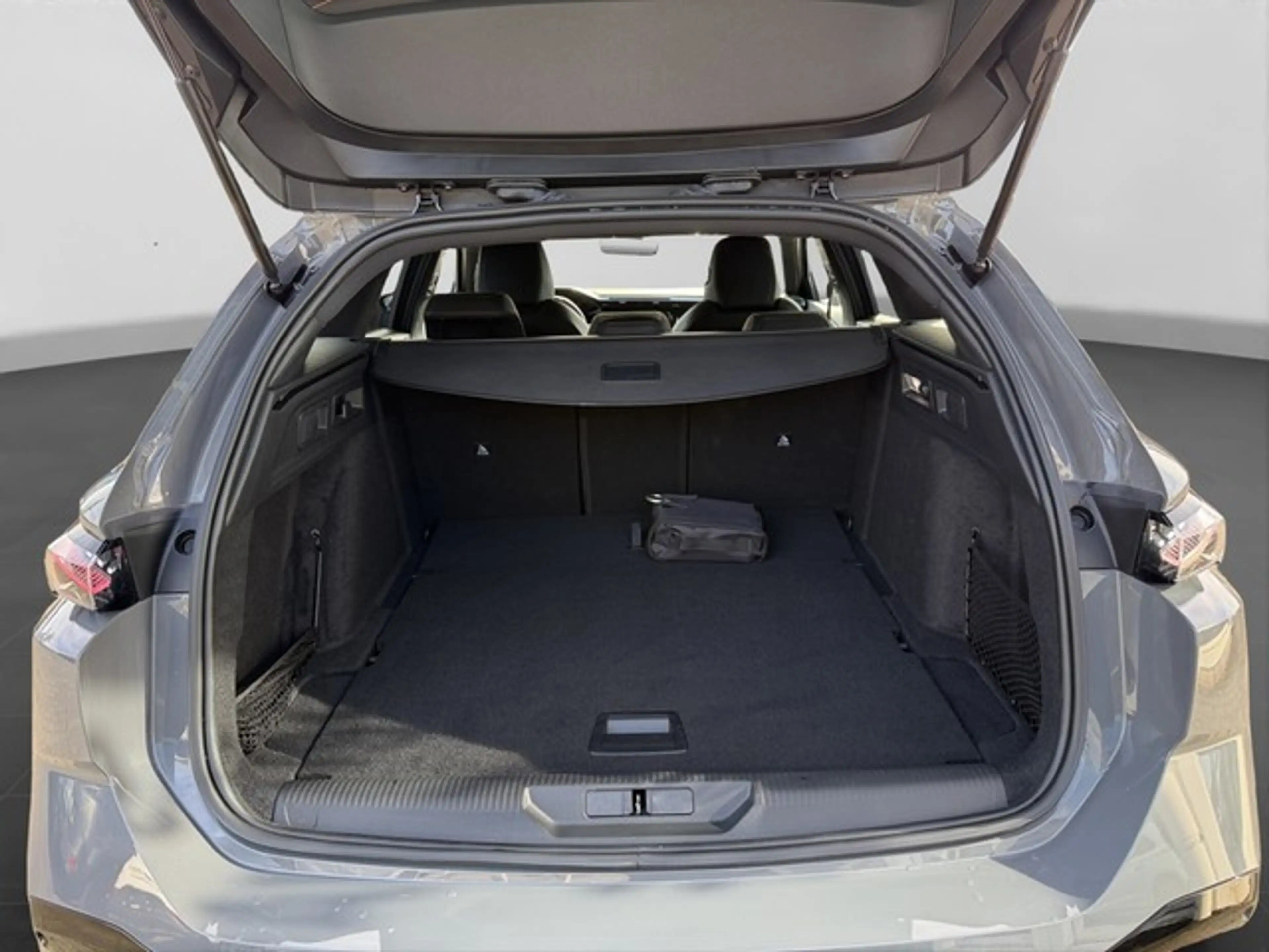 Peugeot 308 SW GT 1.2 PC+CAM+CARPLAY+LE+SITZHZG+ — photo 16