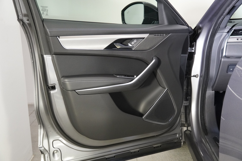 Jaguar F-Pace 2.0PHEV R Dyn S — photo 11