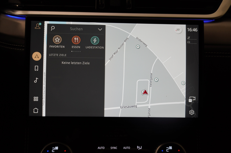 Jaguar F-Pace 2.0PHEV R Dyn S — photo 26