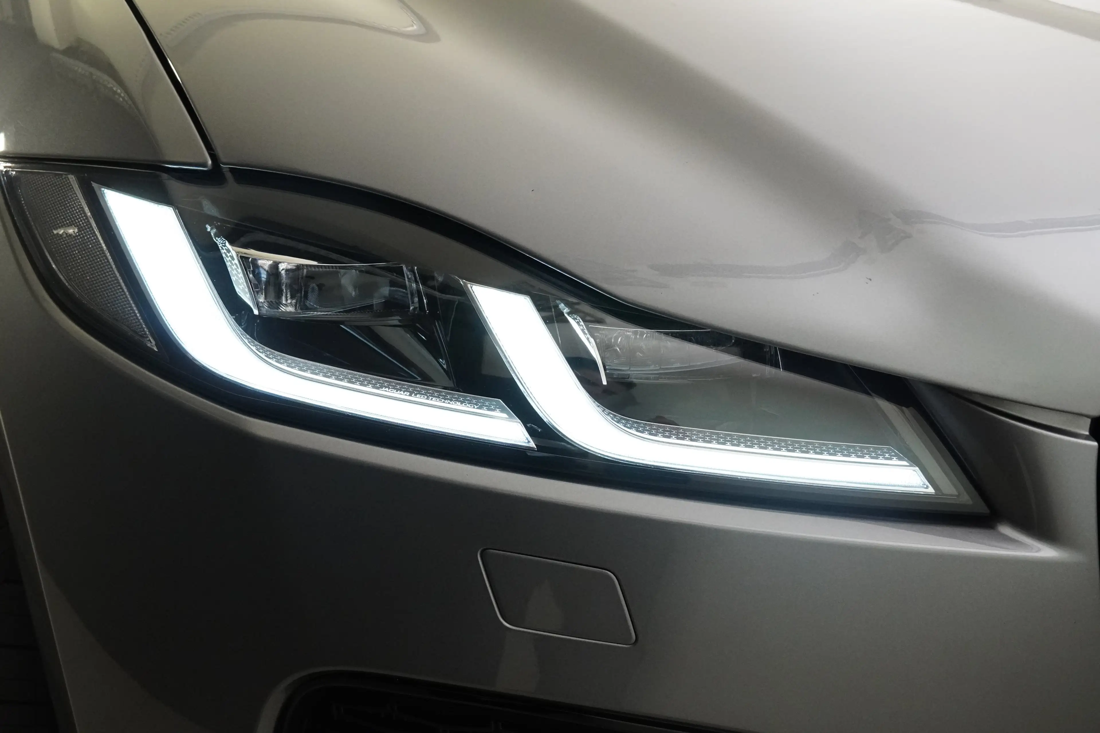 Jaguar F-Pace 2.0PHEV R Dyn S — photo 6