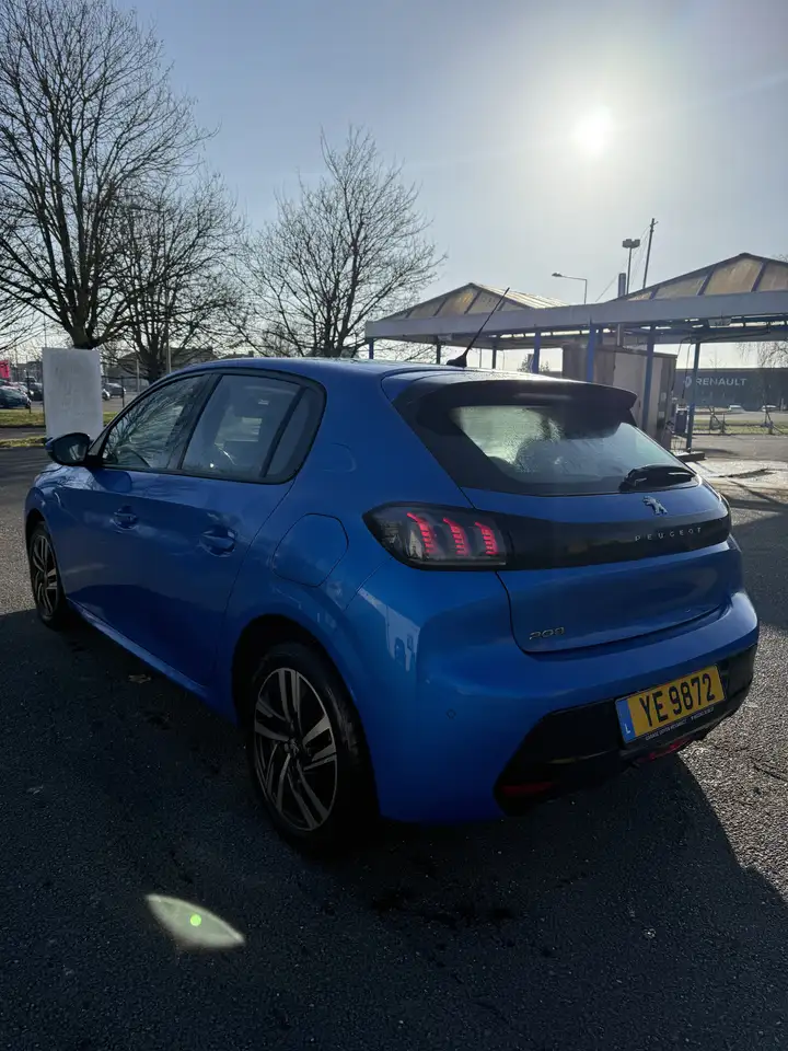Peugeot 208 208 — photo 2