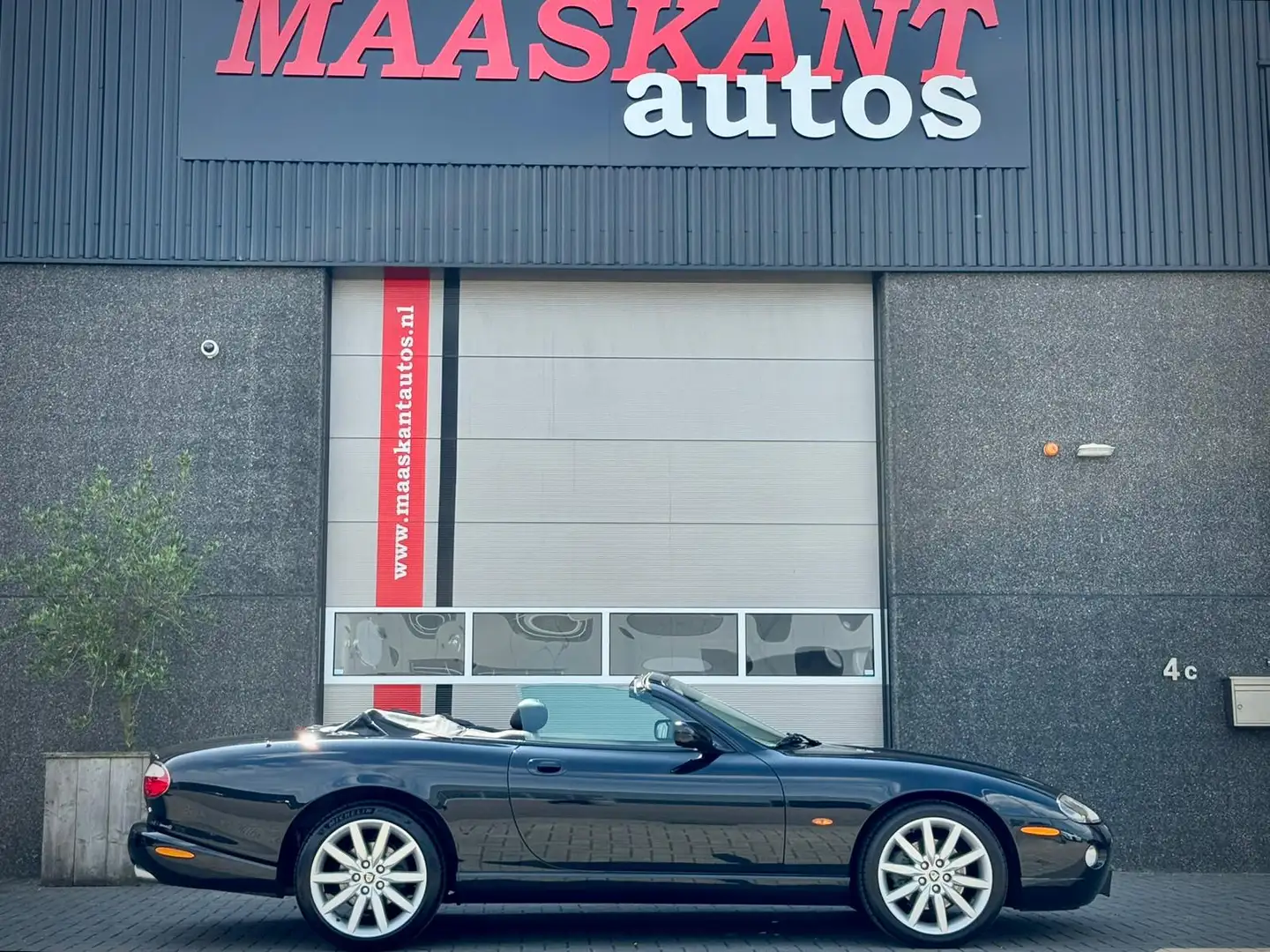 Jaguar XK8 4.2 Convertible / 2004 / Atlas wheels / Eu car / P Zwart - 1