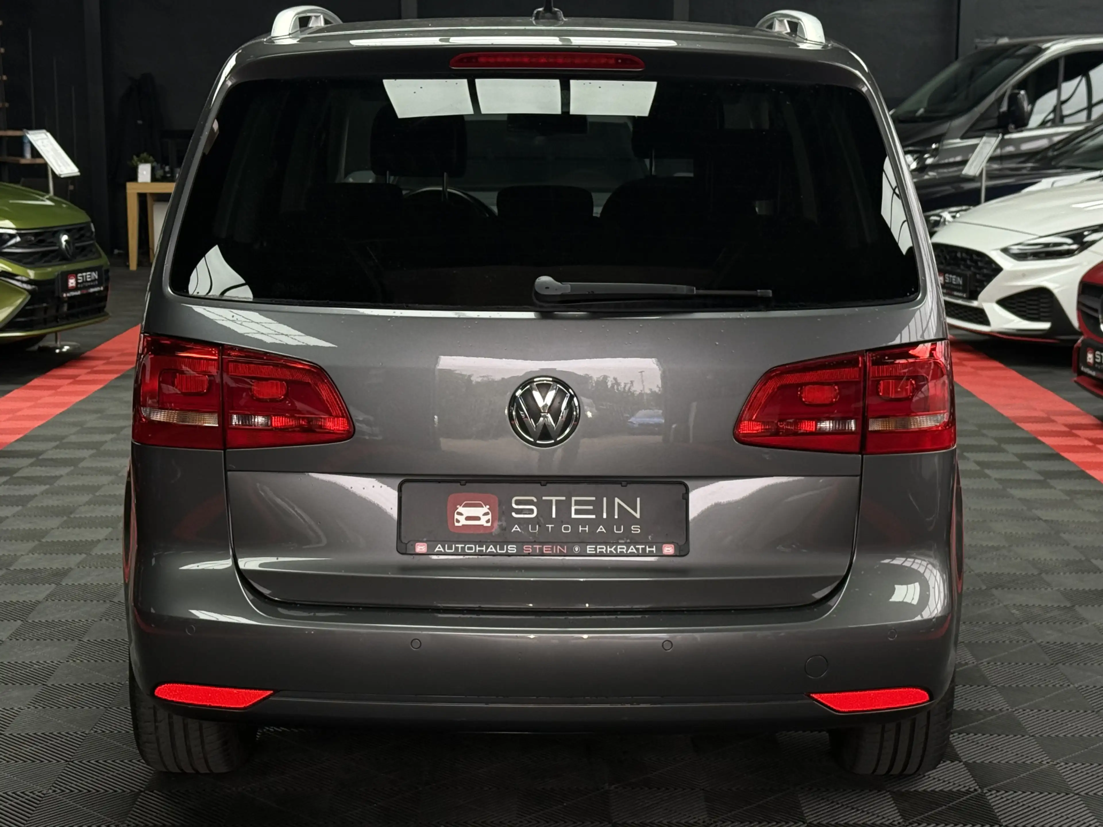 Volkswagen Touran Cup   AHK Klimaautomatik SHZ PDC v&h — photo 4
