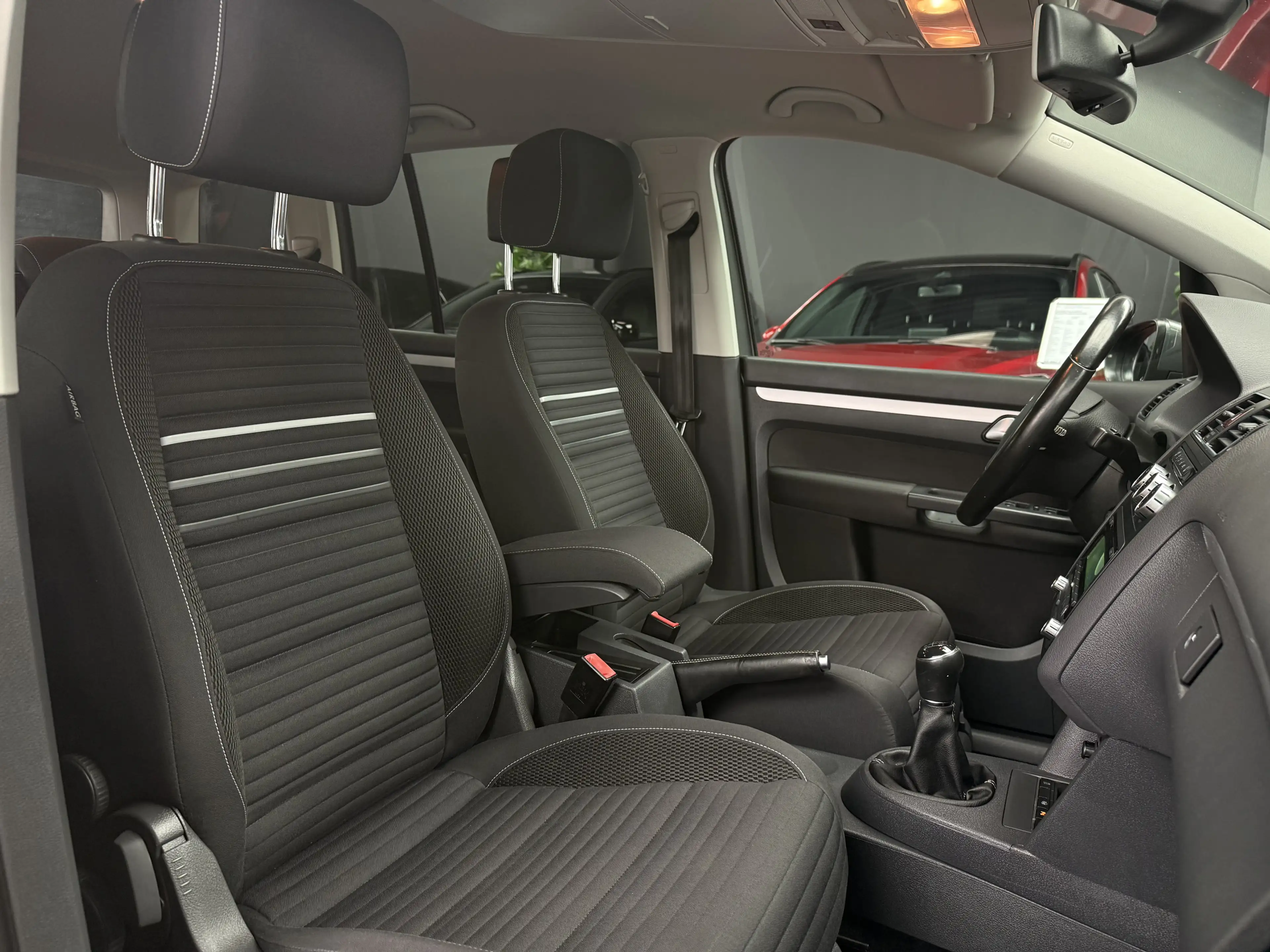 Volkswagen Touran Cup   AHK Klimaautomatik SHZ PDC v&h — photo 8
