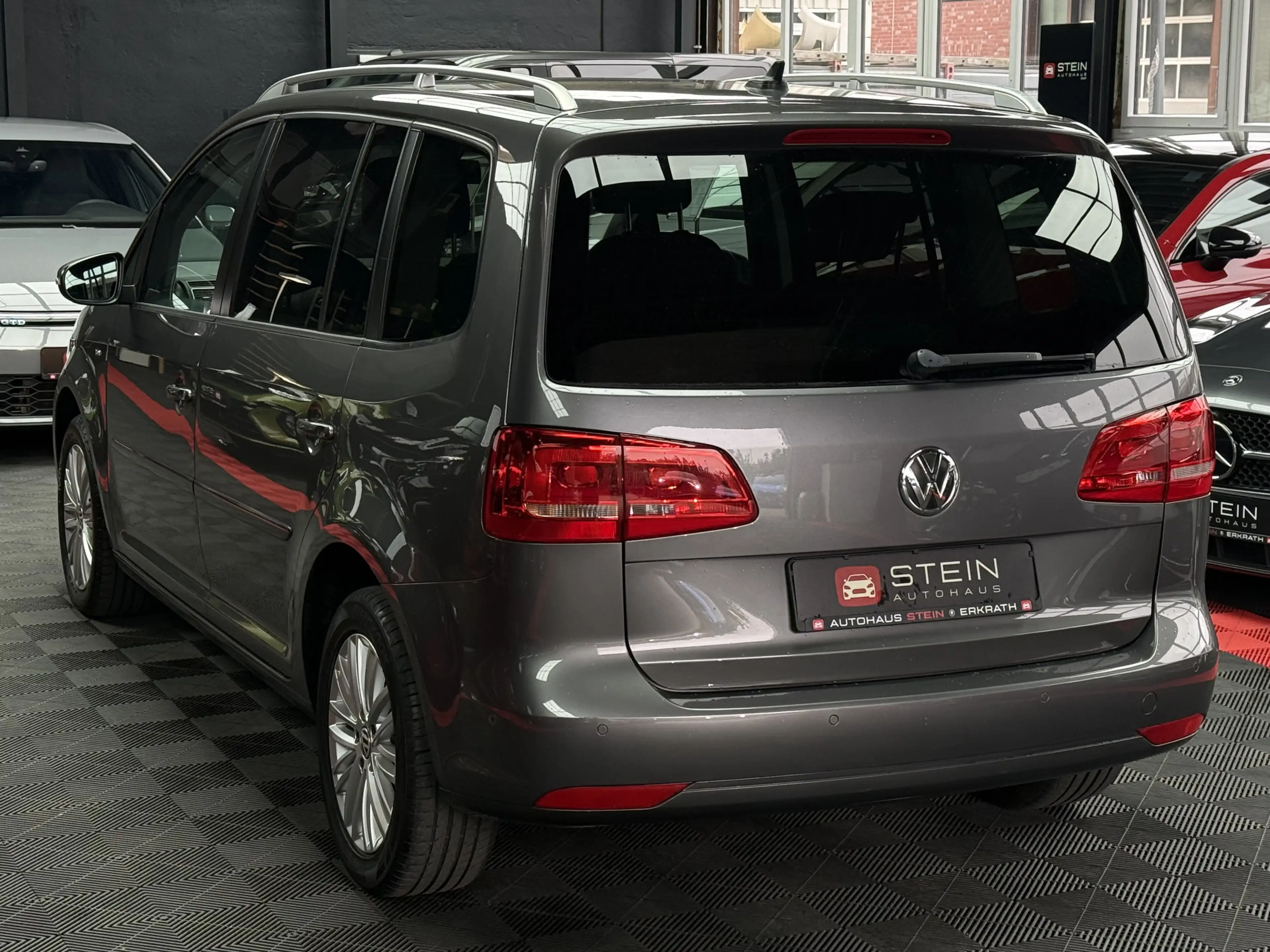 Volkswagen Touran Cup   AHK Klimaautomatik SHZ PDC v&h — photo 3