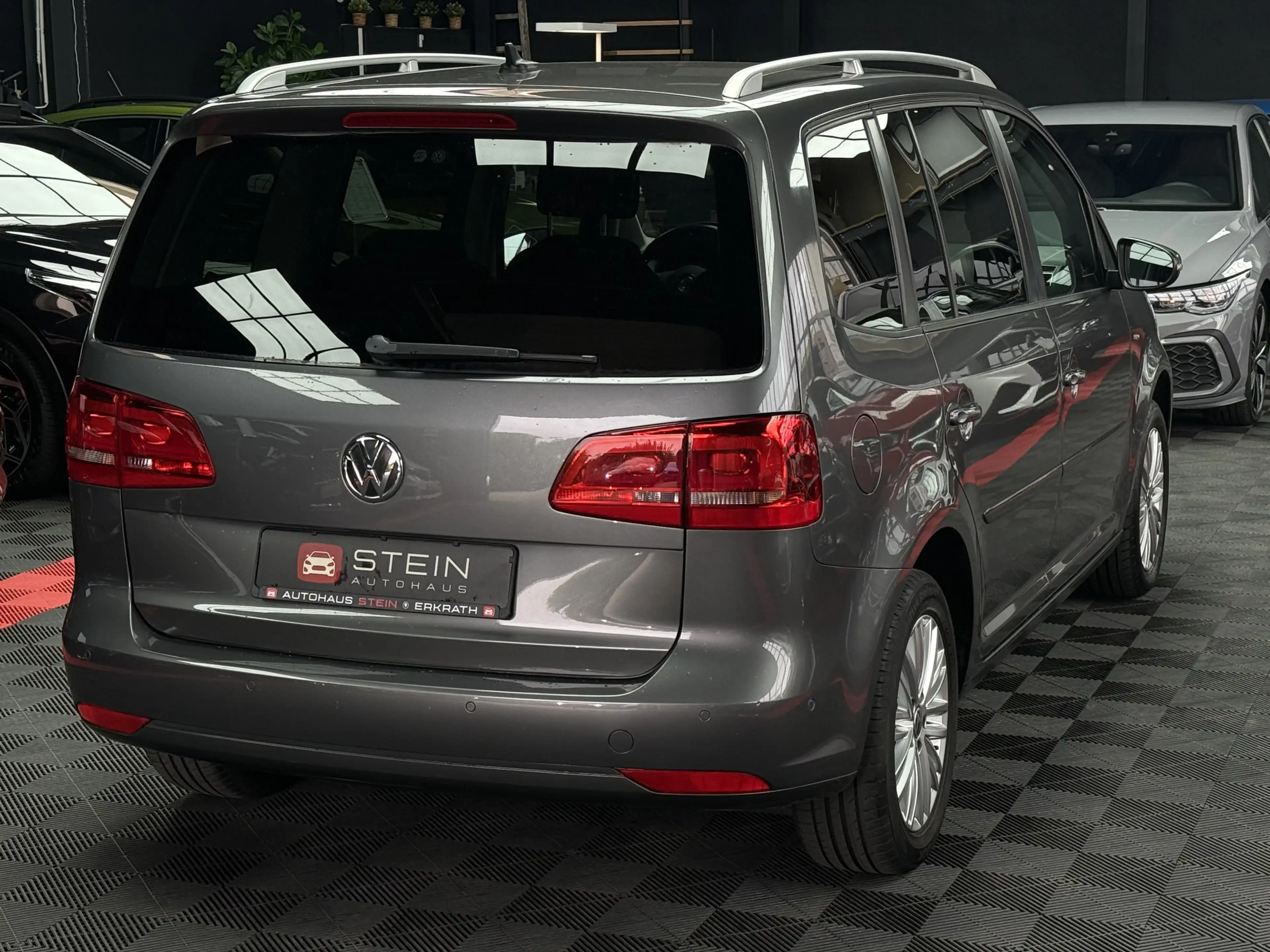 Volkswagen Touran Cup   AHK Klimaautomatik SHZ PDC v&h — photo 5