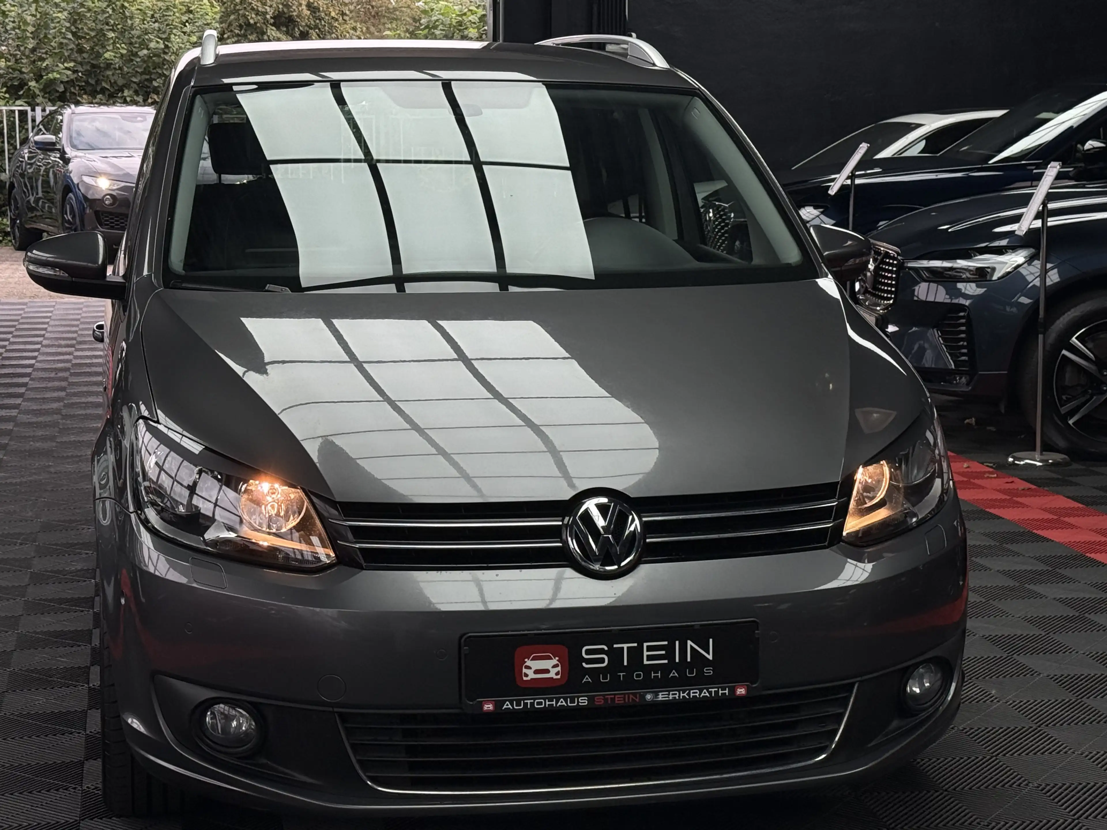 Volkswagen Touran Cup   AHK Klimaautomatik SHZ PDC v&h — photo 7