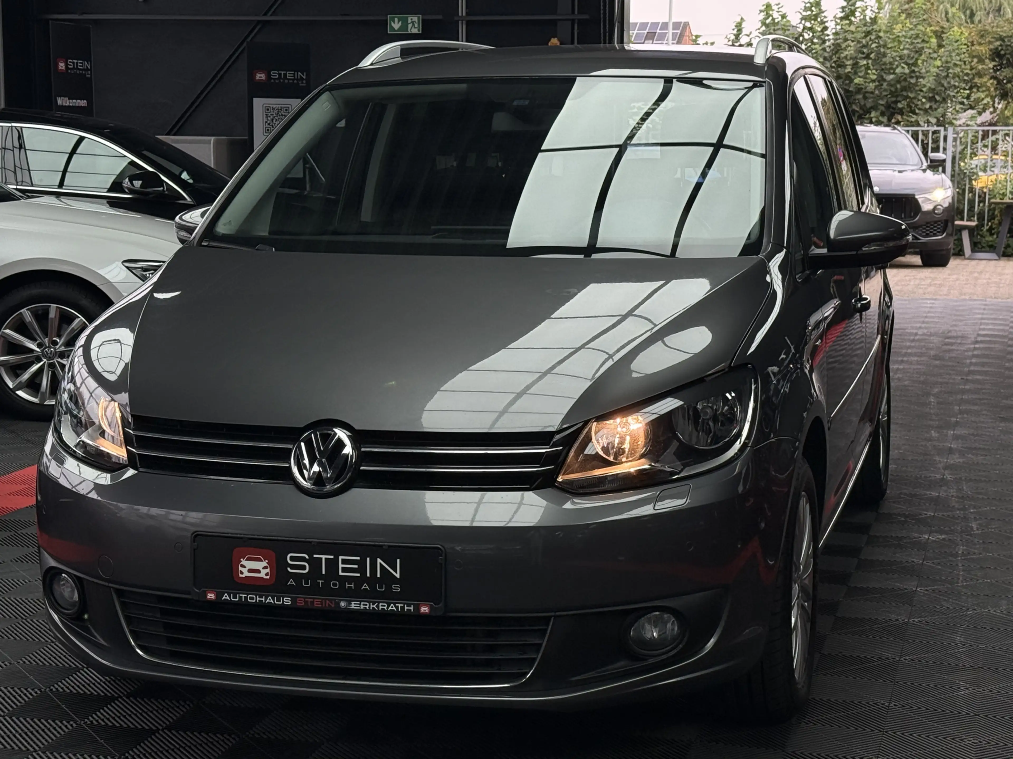 Volkswagen Touran Cup   AHK Klimaautomatik SHZ PDC v&h — photo 2