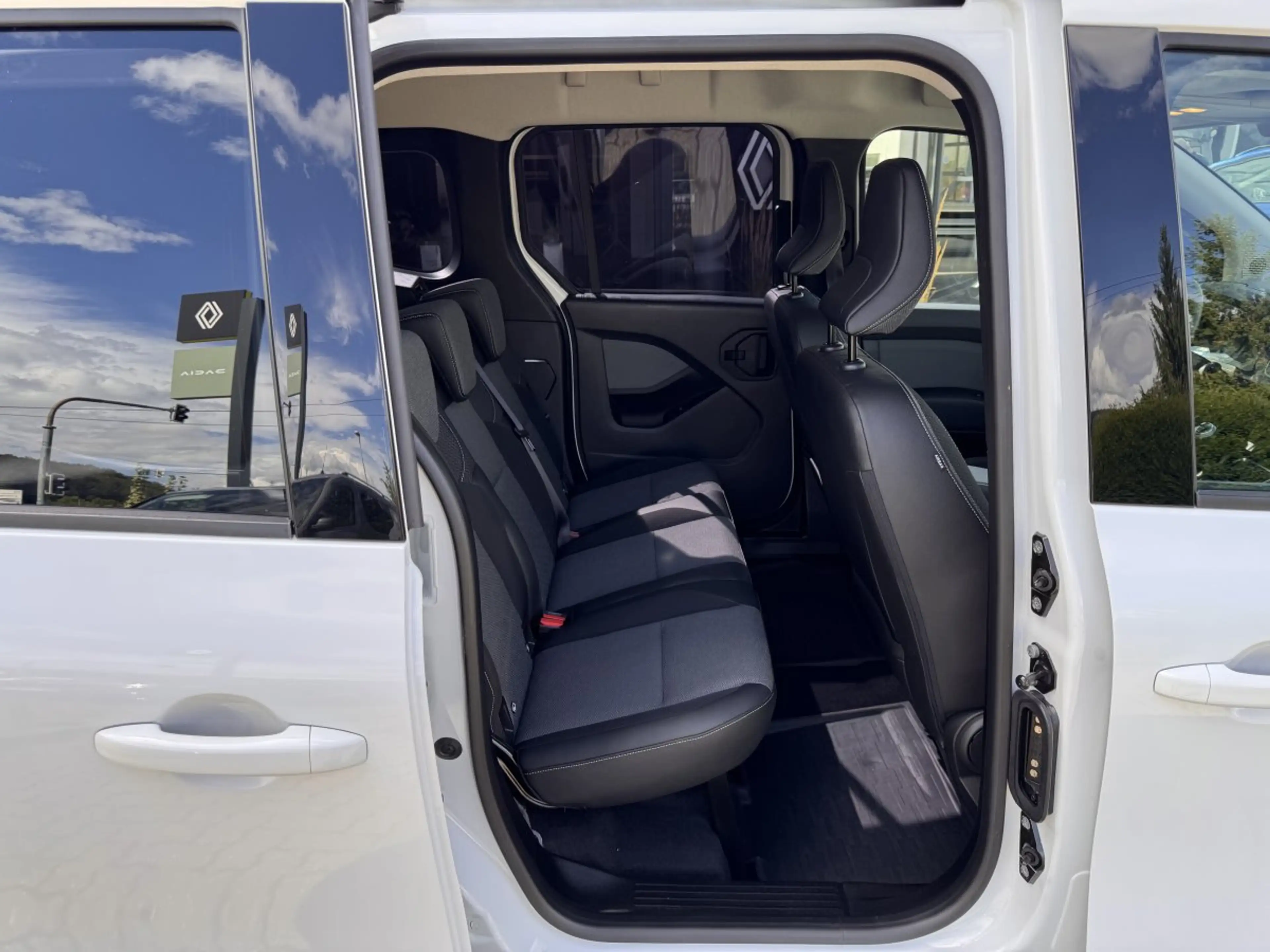 Renault Kangoo TCe 100 PS EDITION One — photo 12