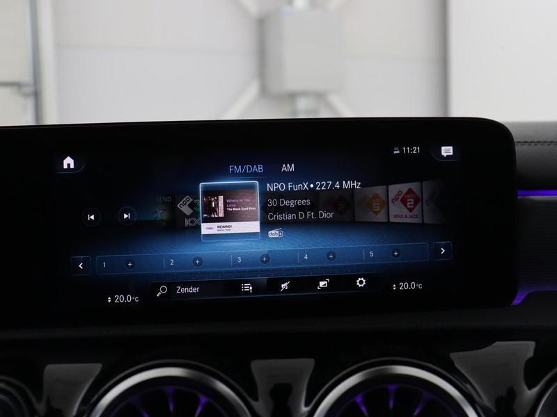 Mercedes-Benz CLA 250 Premium Plus | Panoramadak | Memory | Stoelverwarm — photo 23
