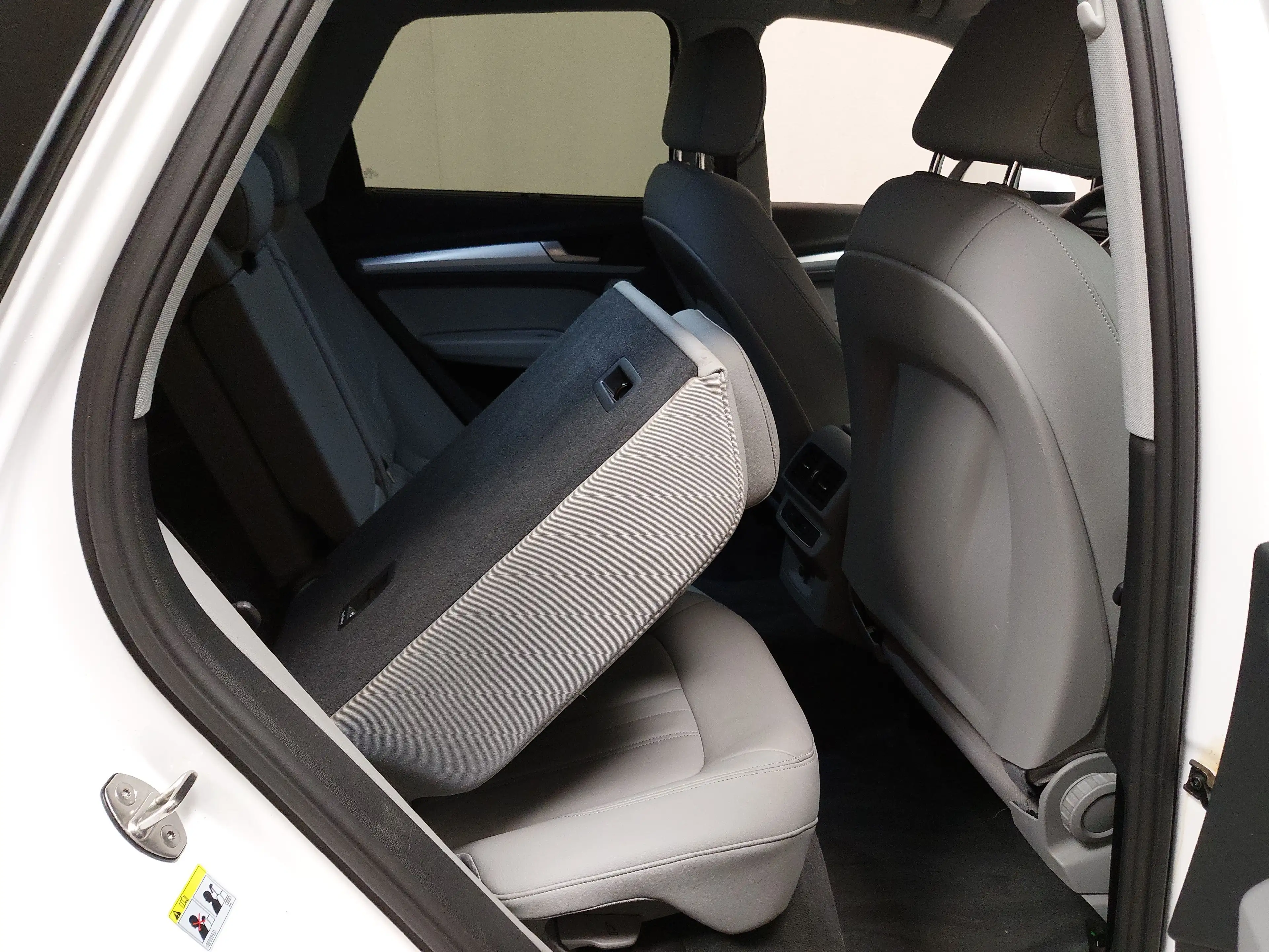Audi Q5 50 TFSI e Qu. S-Line T-Leder Navi LED RFK AHK — photo 11