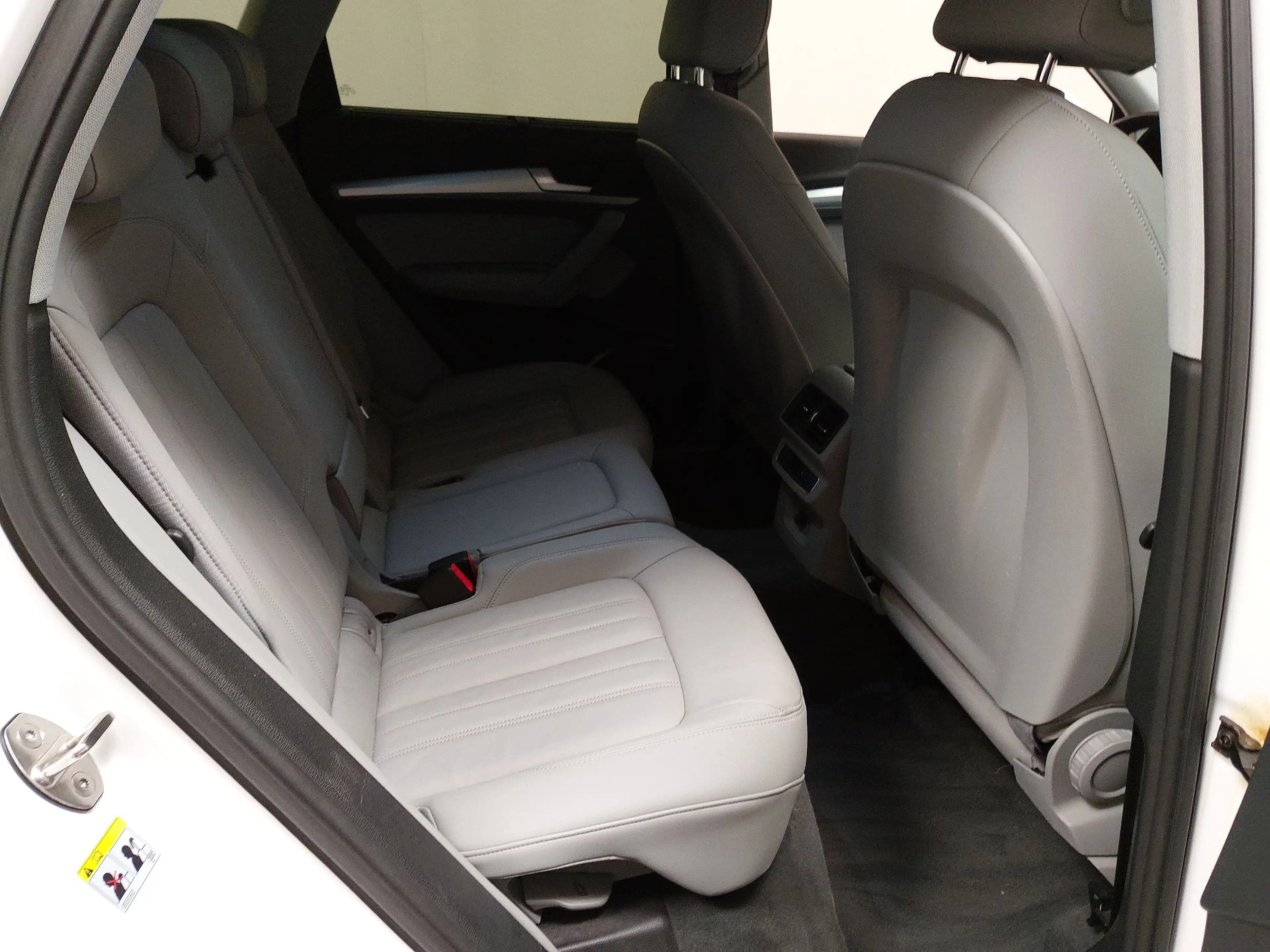 Audi Q5 50 TFSI e Qu. S-Line T-Leder Navi LED RFK AHK — photo 12