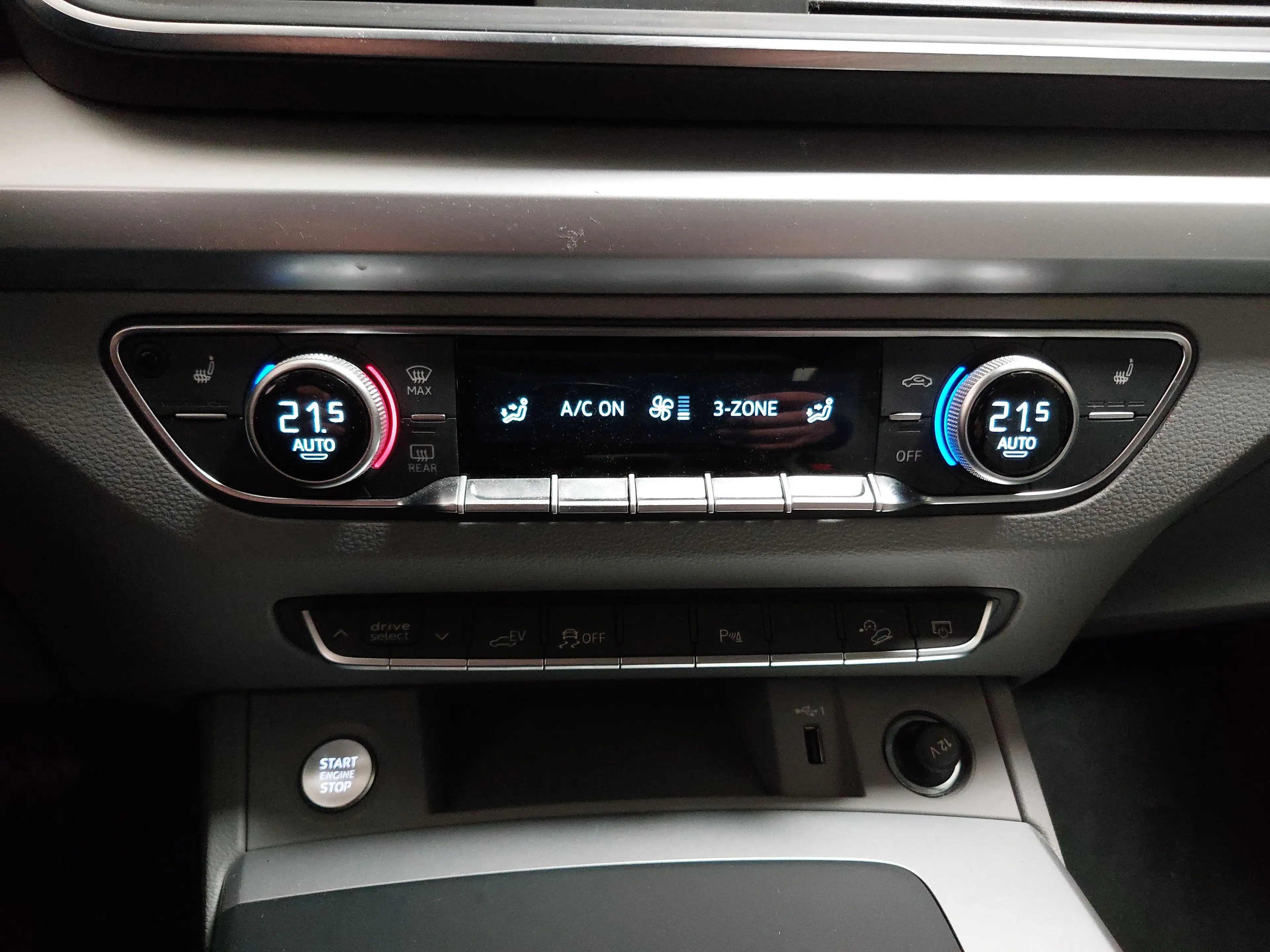 Audi Q5 50 TFSI e Qu. S-Line T-Leder Navi LED RFK AHK — photo 15