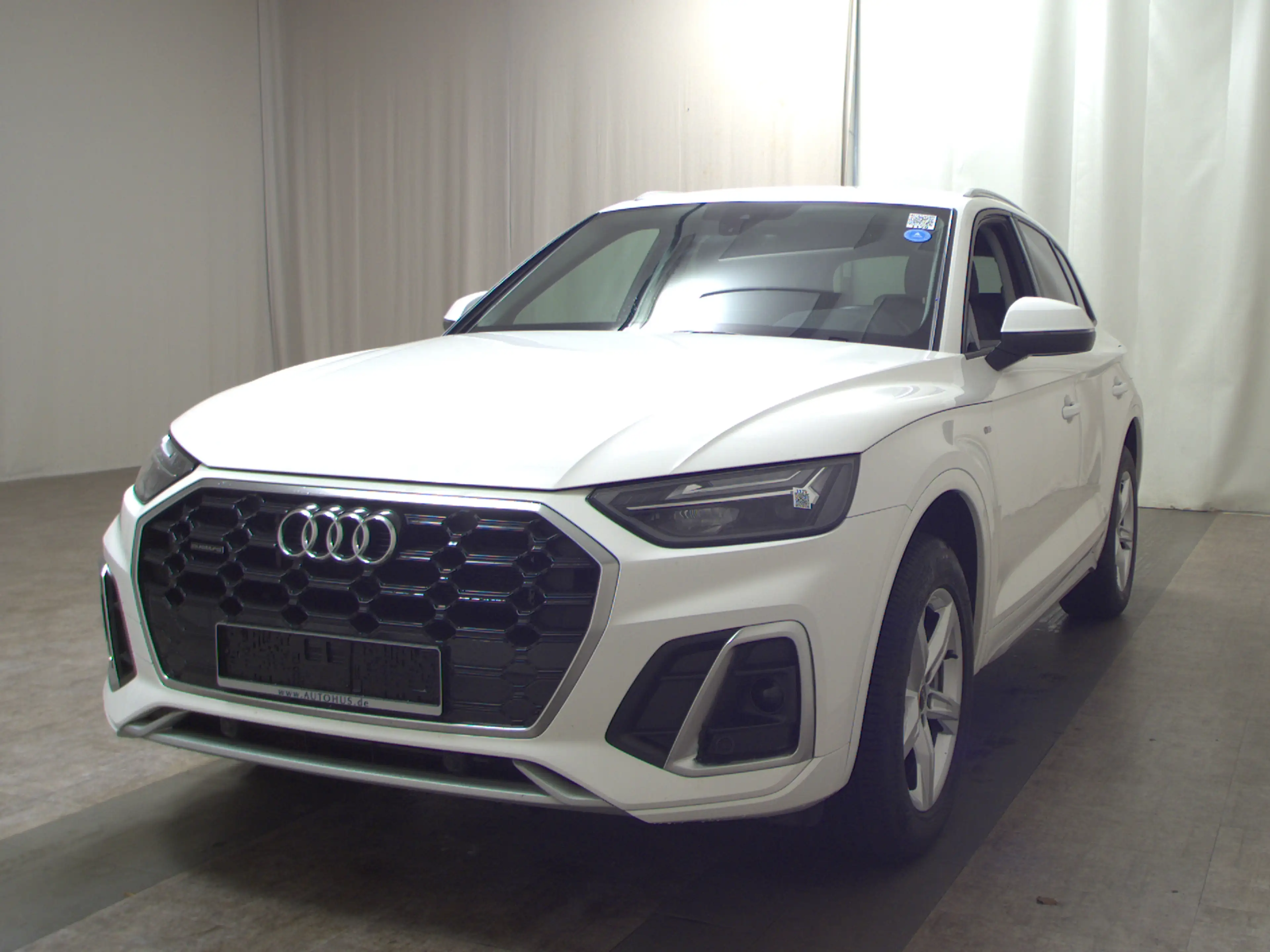 Audi Q5 50 TFSI e Qu. S-Line T-Leder Navi LED RFK AHK — photo 2