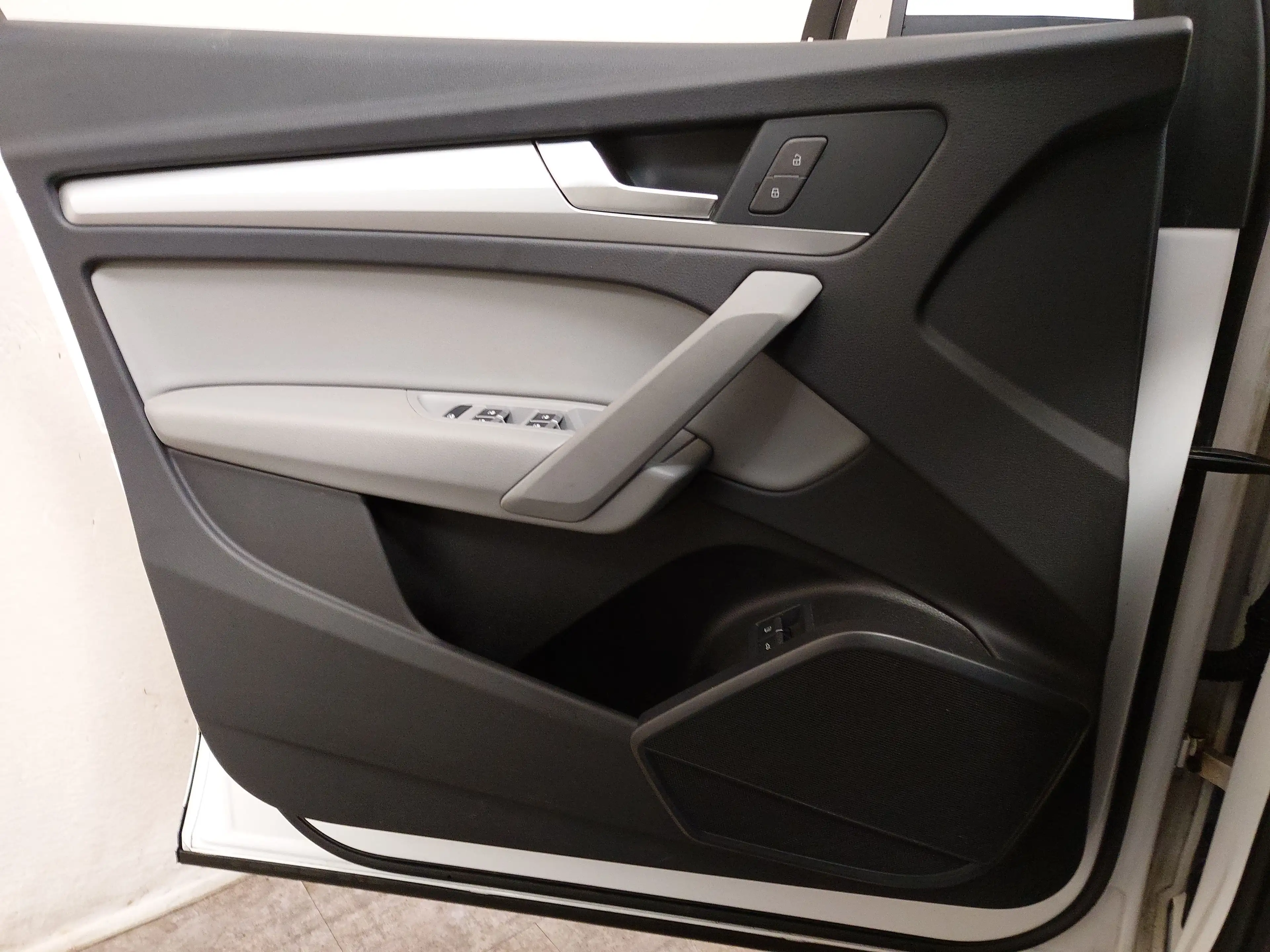 Audi Q5 50 TFSI e Qu. S-Line T-Leder Navi LED RFK AHK — photo 5
