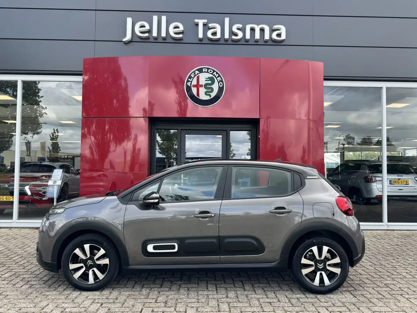 Citroen C3 1.2 PureTech Business | Automaat | Apple Carplay | Grijs - 2