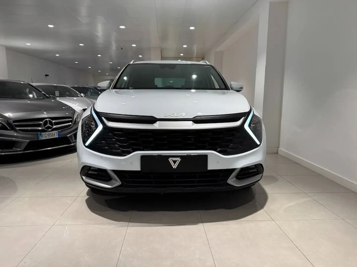 Kia Sportage Sportage V 2022 1.6 crdi mhev Style imt Bianco - 2