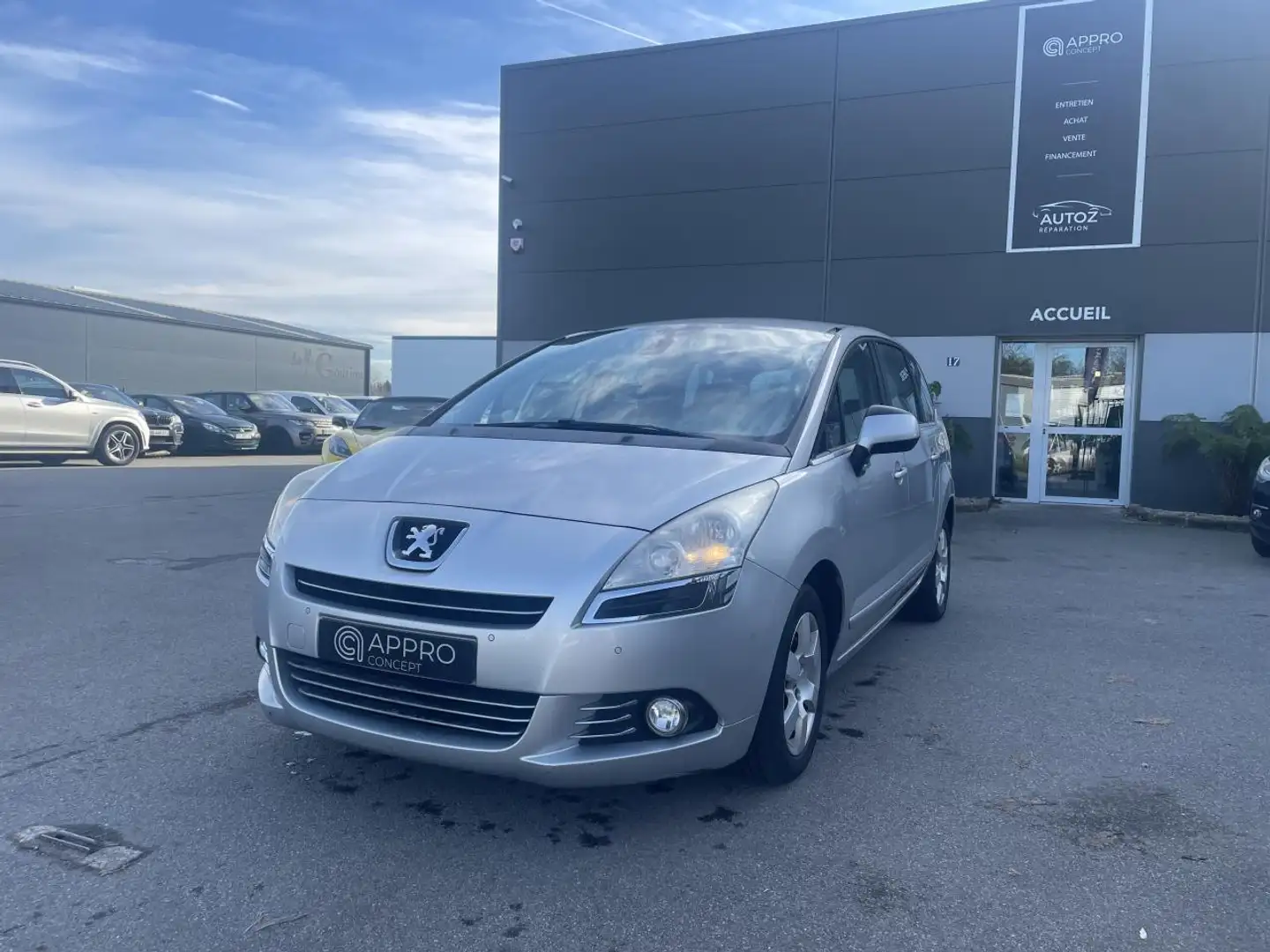 Peugeot 5008 1.6 HDi FAP - 115 - 7pl  active PHASE 1 Gris - 1