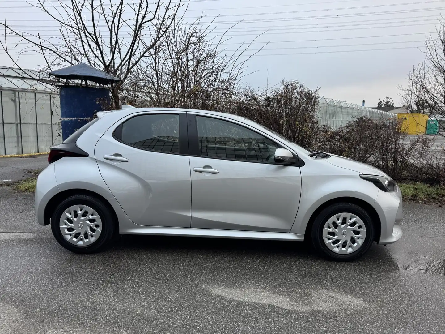 Toyota Yaris Active 1.Besitz Relax-Garantie 24.000KM CarPlay Silber - 2