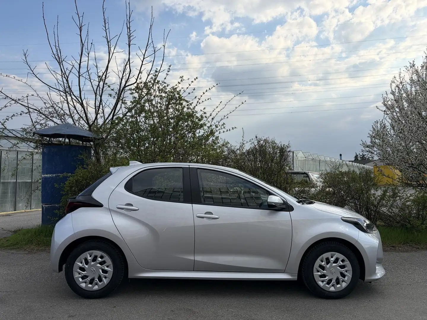 Toyota Yaris Active 1.Besitz Relax-Garantie 24.000KM CarPlay Silber - 2