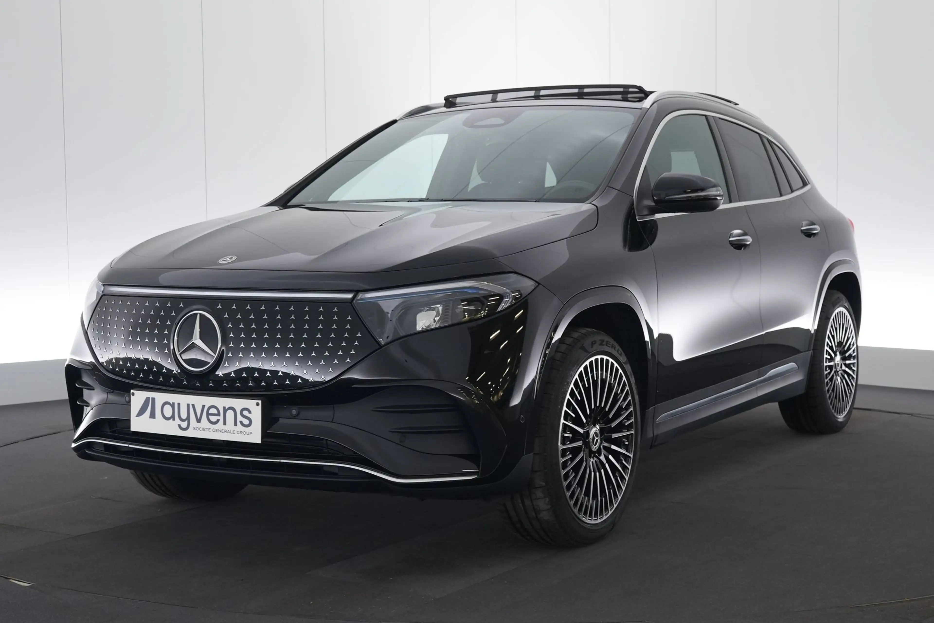 Mercedes-Benz EQA 300 4-Matic AMG Line LEDER/ALCANTARA LED GPS PDC CAM P