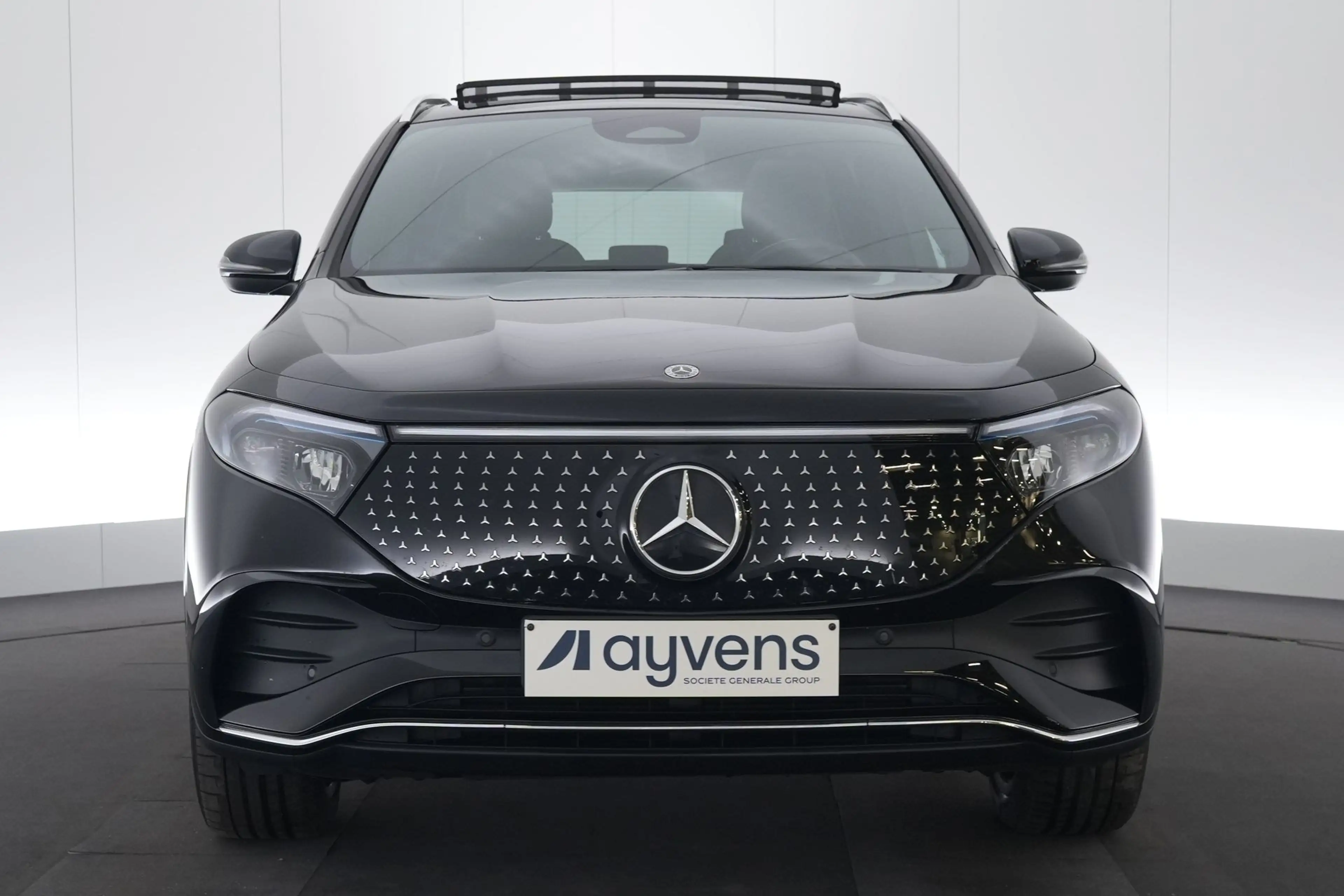 Mercedes-Benz EQA 300 4-Matic AMG Line LEDER/ALCANTARA LED GPS PDC CAM P — photo 2