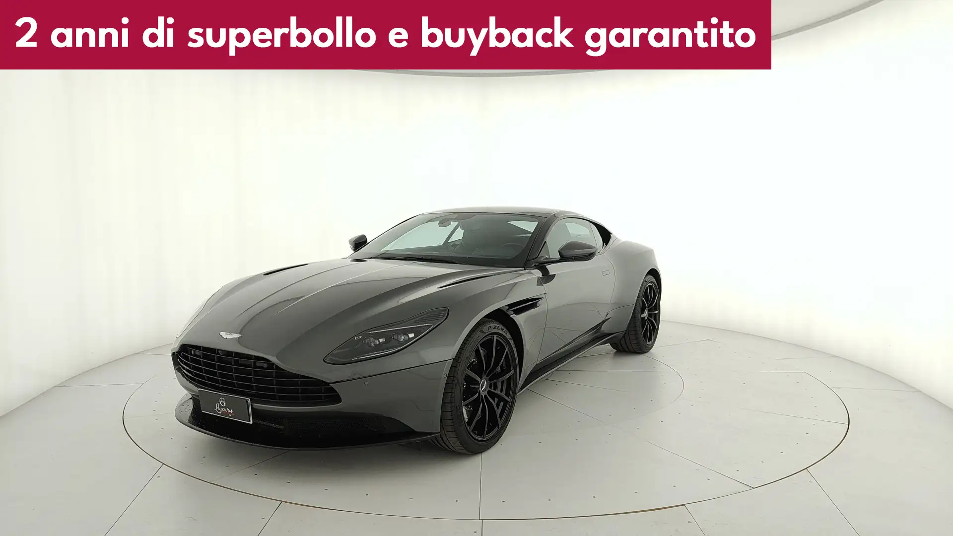 Aston Martin DB11 Coupe 4.0 V8 auto Srebrny - 1