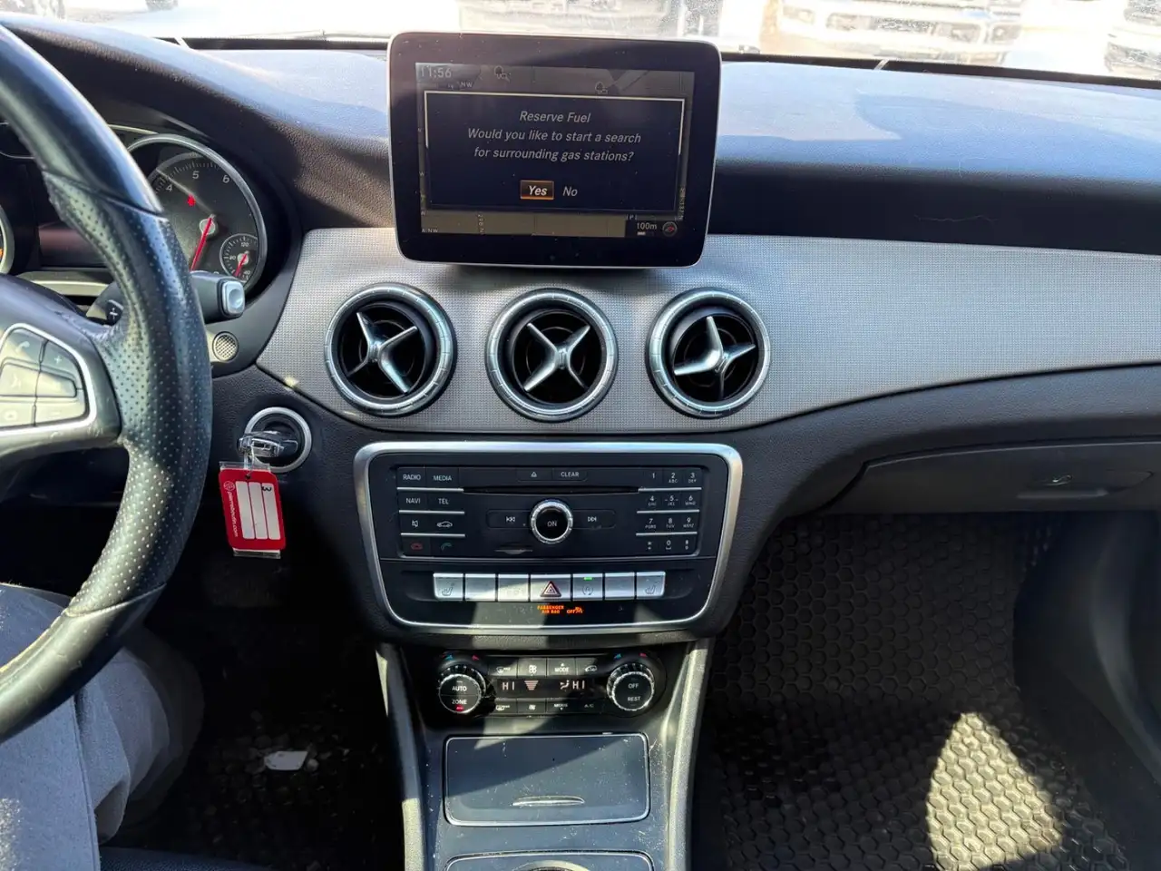Mercedes-Benz CLA снимка Mercedes-Benz CLA