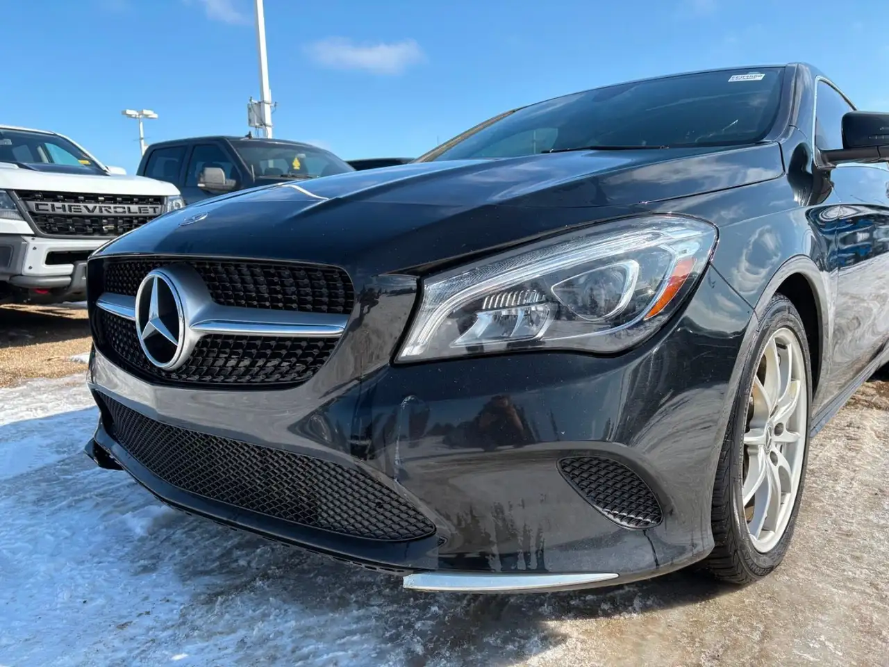Mercedes-Benz CLA снимка Mercedes-Benz CLA