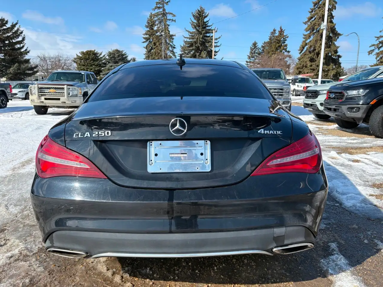 Mercedes-Benz CLA снимка Mercedes-Benz CLA