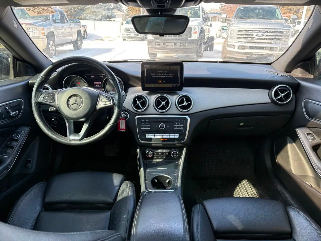 Mercedes-Benz CLA снимка Mercedes-Benz CLA