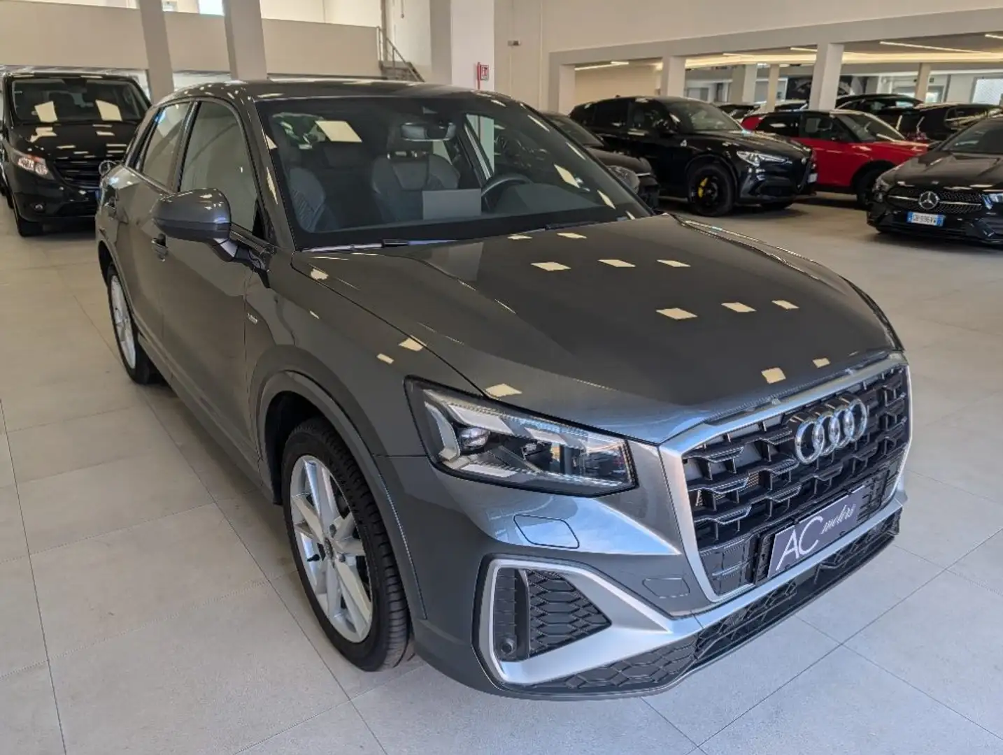 Audi Q2 35 TFSI S tronic S line Edition Grigio - 2