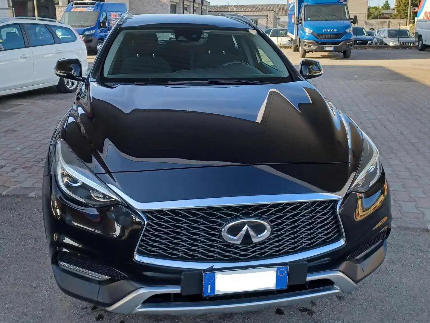 Infiniti QX30 QX30 2.2d Premium Tech awd dct Black - 1