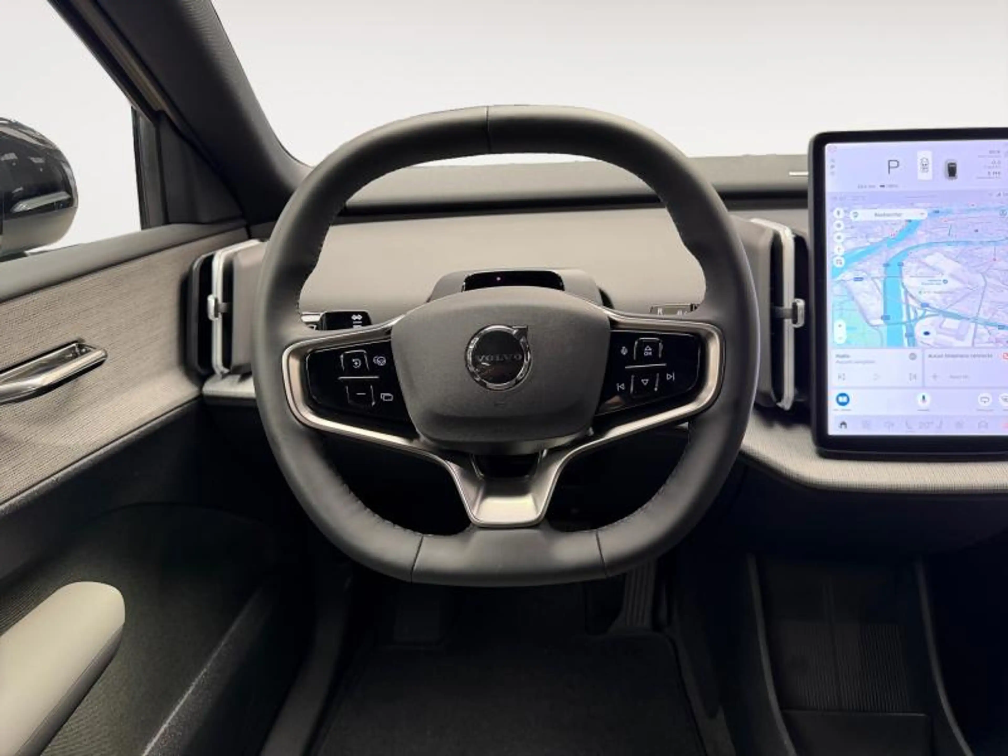 Volvo EX30 Plus BLACK EDITION P5 Long Range / Électrique 202 — photo 12