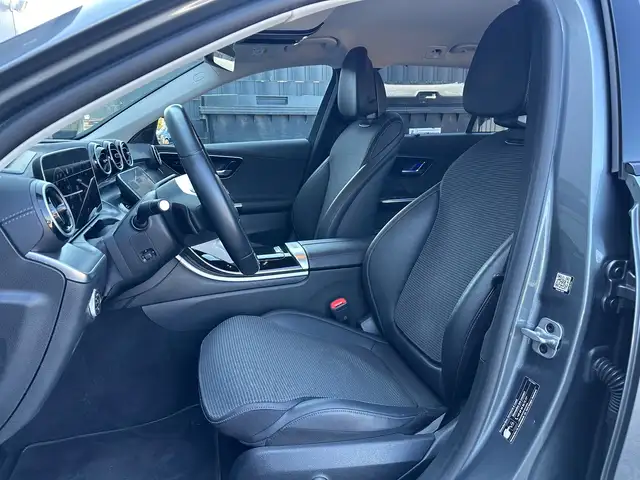 Mercedes-Benz 300 view 11