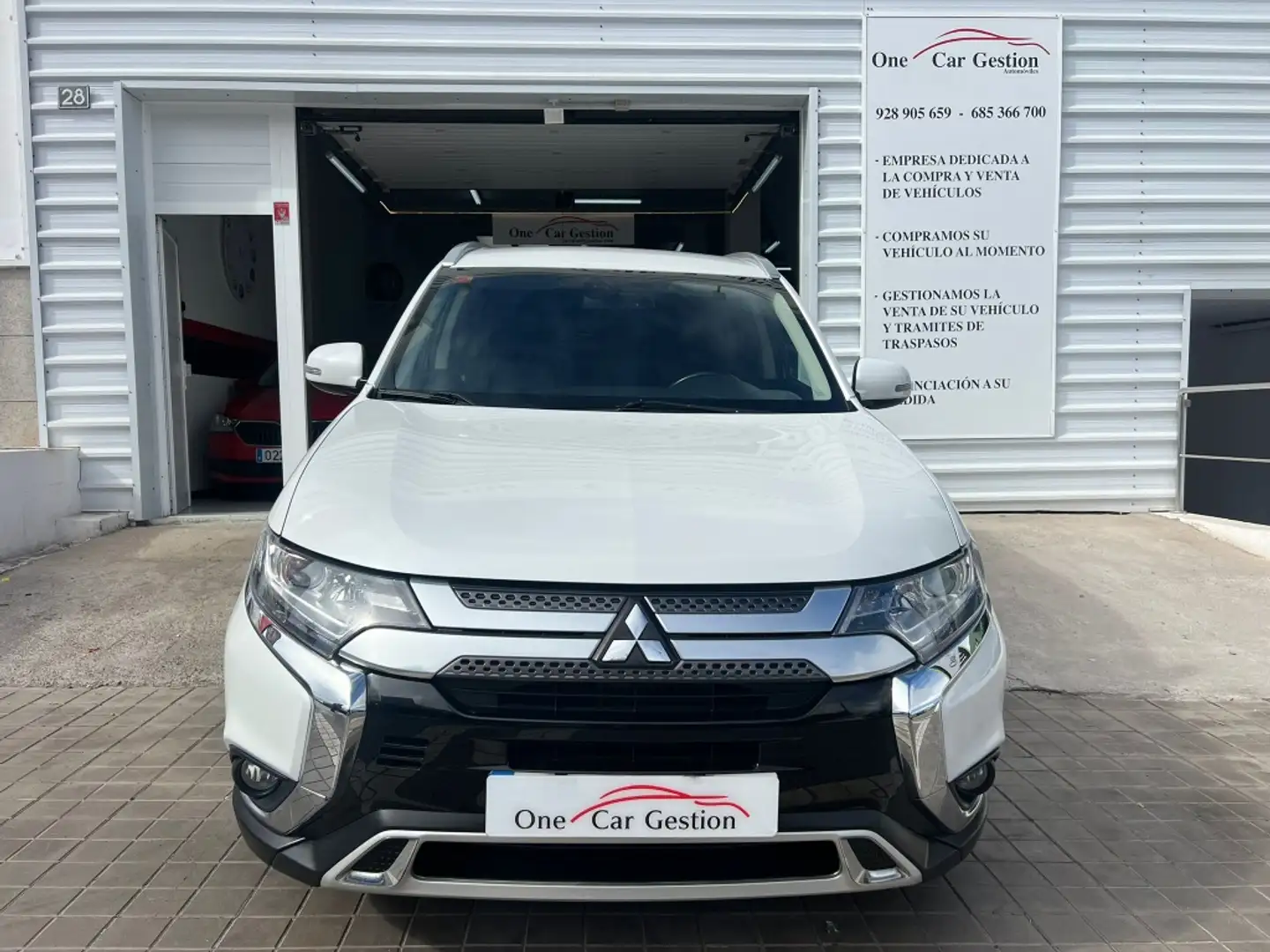 Mitsubishi Outlander 200 MPI Motion 2WD 7pl. CVT Blanco - 2