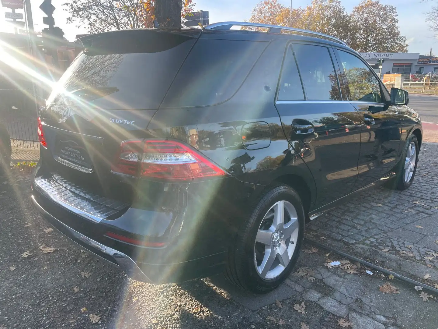 Mercedes-Benz ML 350 CDI BlueTec*AMG-STYLING*KAMERA*LEDER*AUT. Zwart - 2