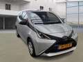 Toyota Aygo 1.0 VVT-i x Grau - thumbnail 2