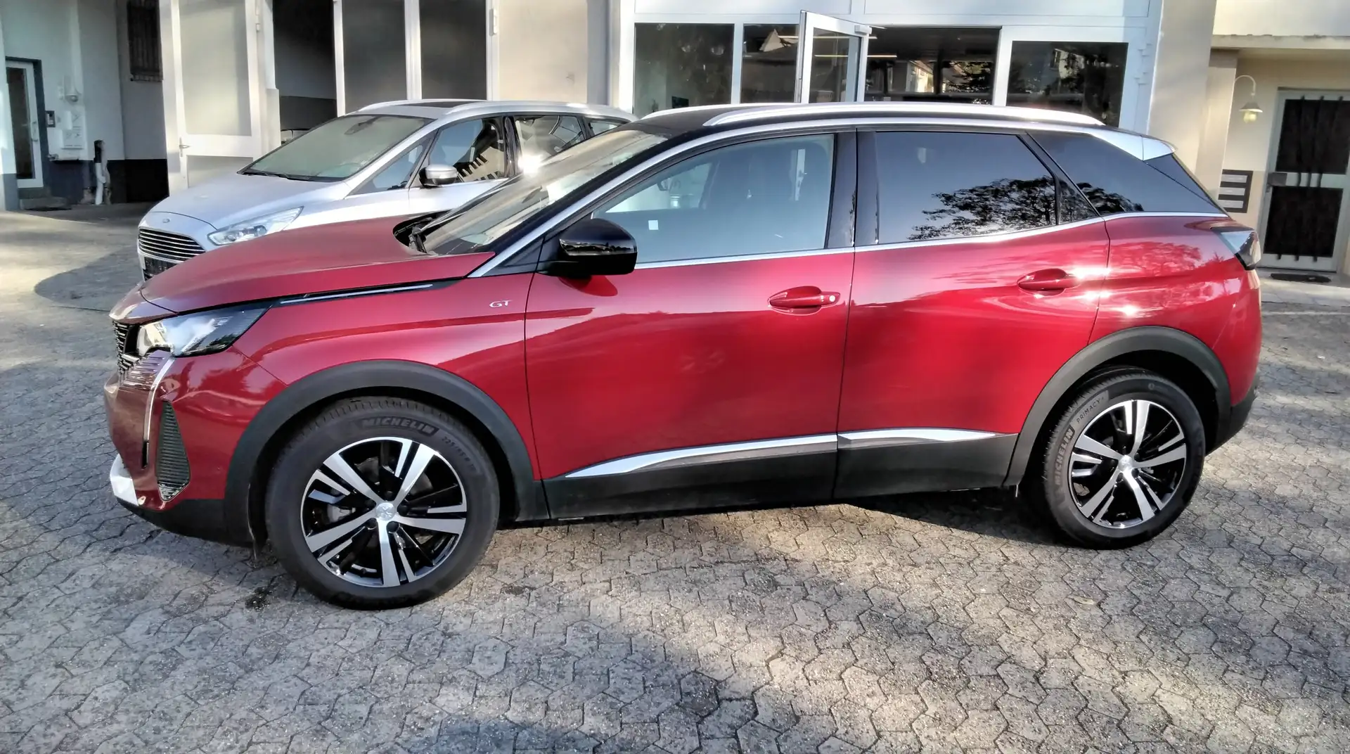 Peugeot 3008 GT AUTOMATIK ACC LED NAVI KAMERA Rot - 2